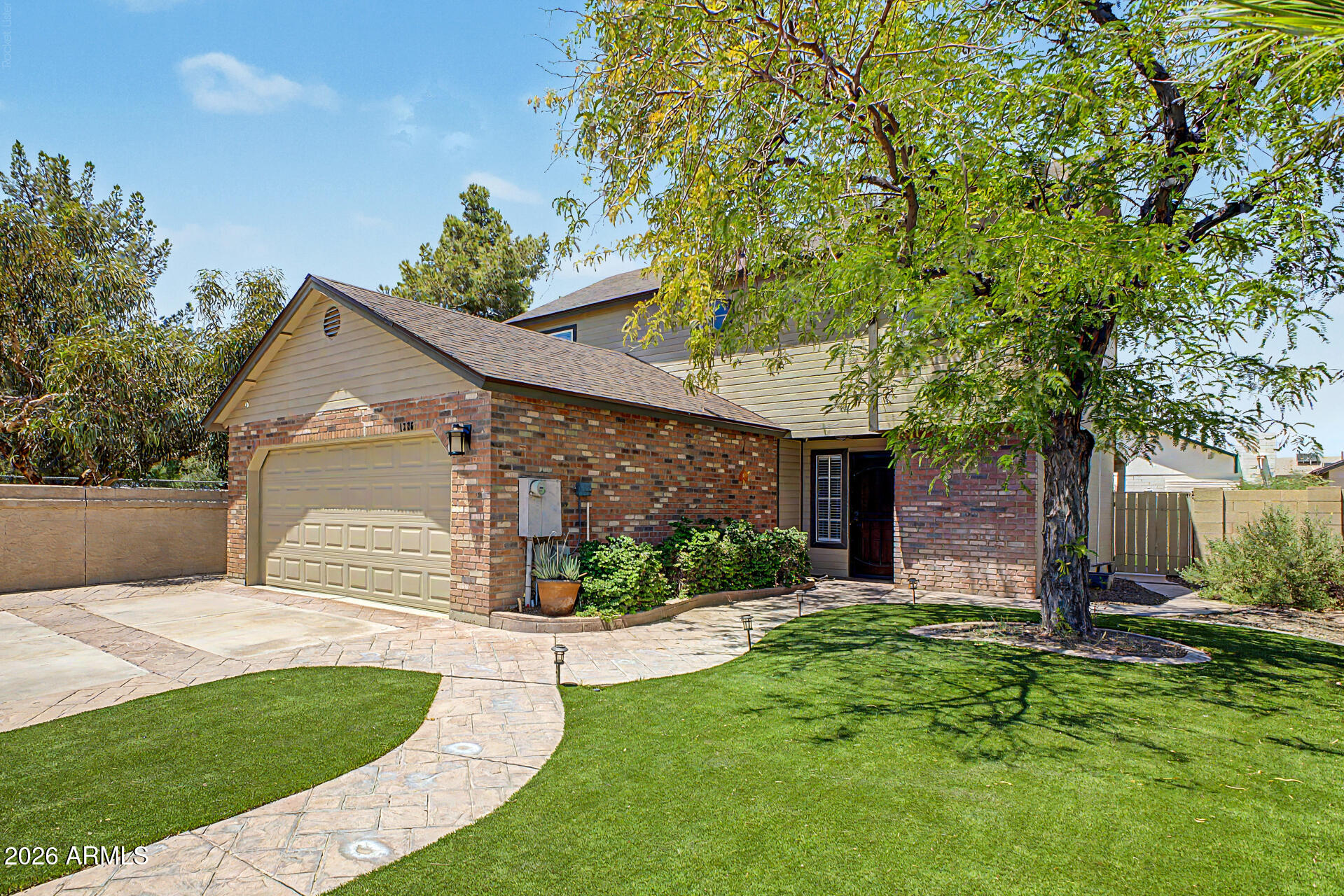 1326 W BOXELDER Court