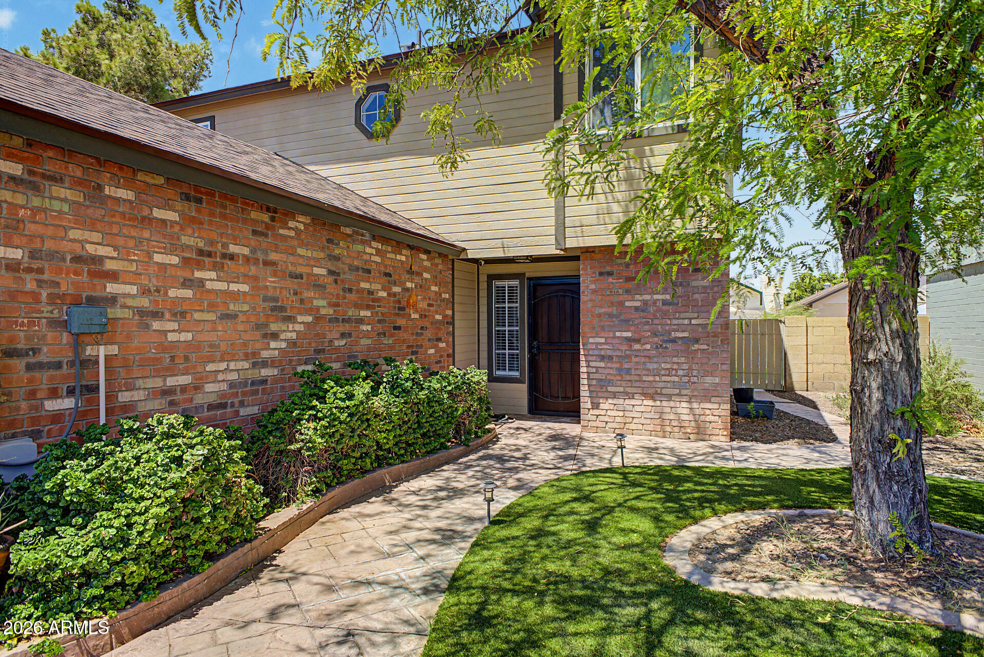 1326 W BOXELDER Court