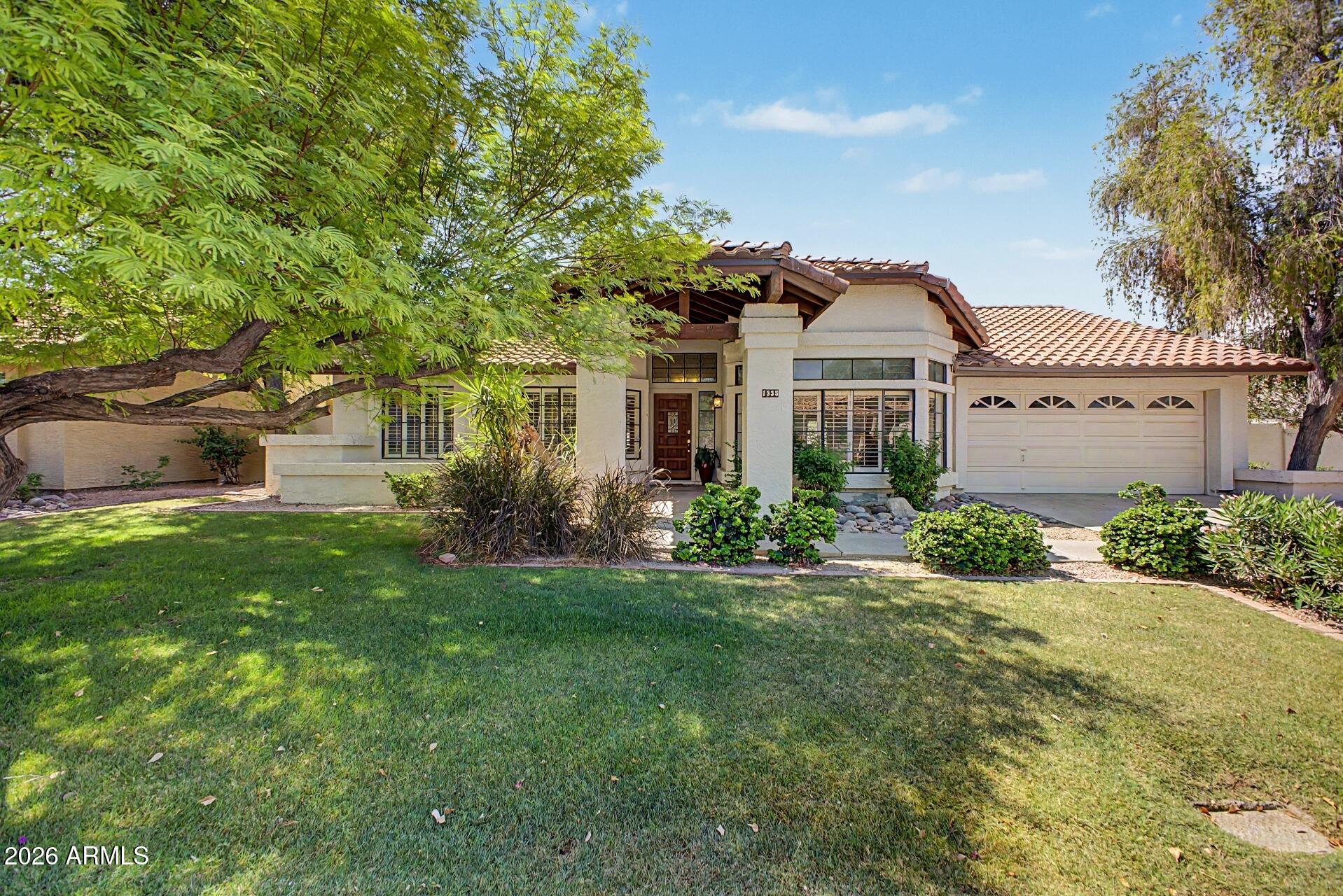 1335 E GRANADA Street