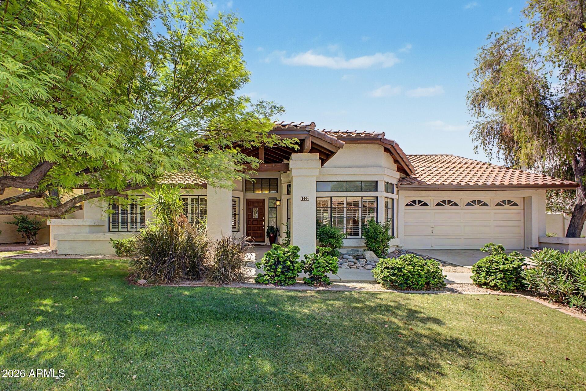 1335 E GRANADA Street