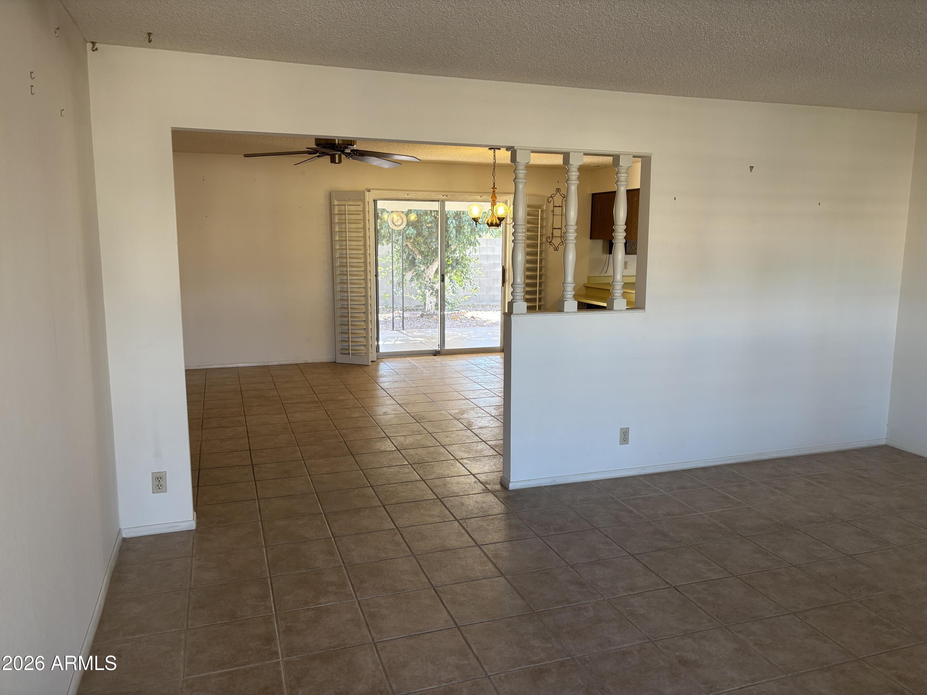 4025 E CRESCENT Avenue