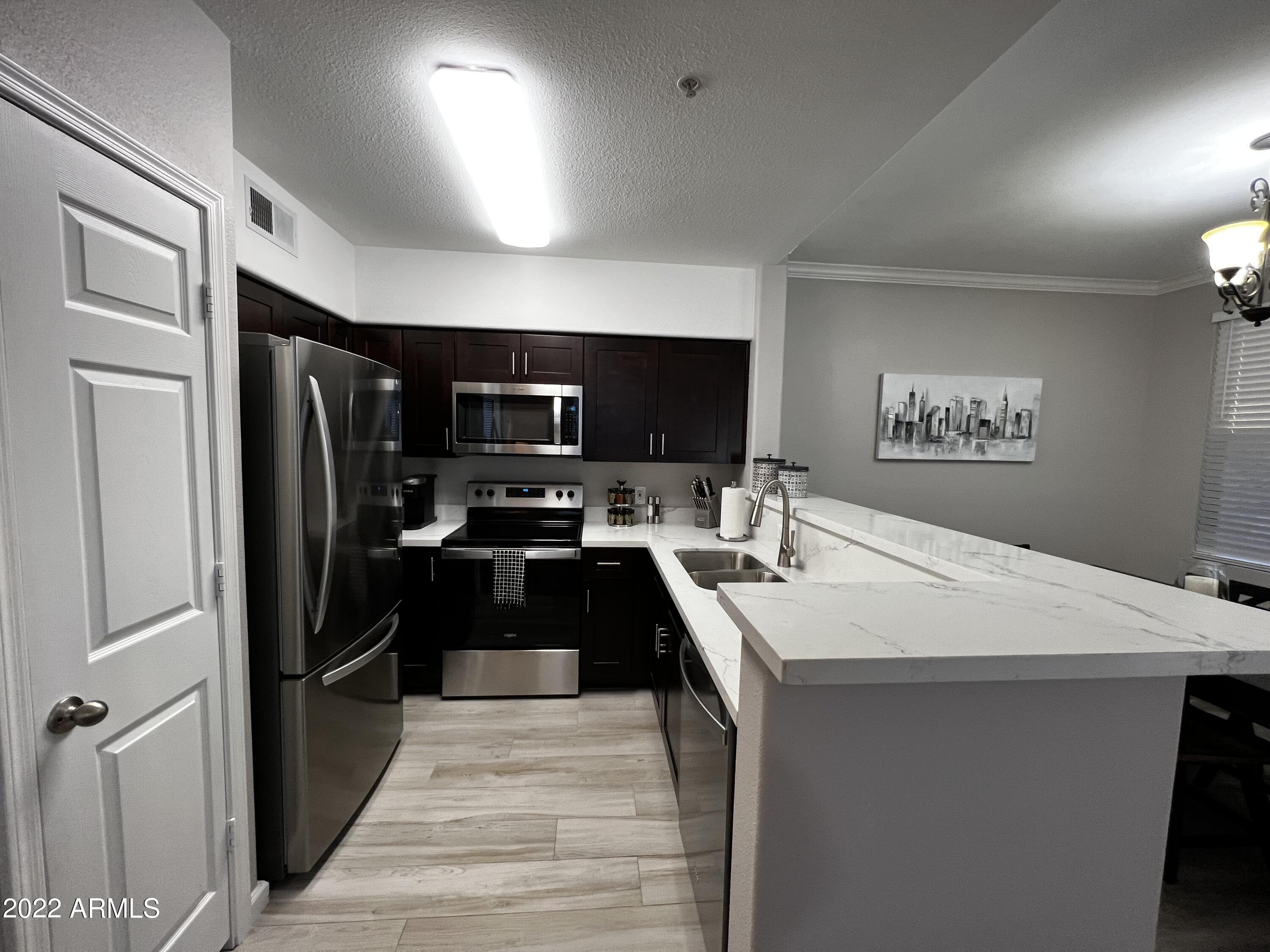 20100 N 78th Place 2077