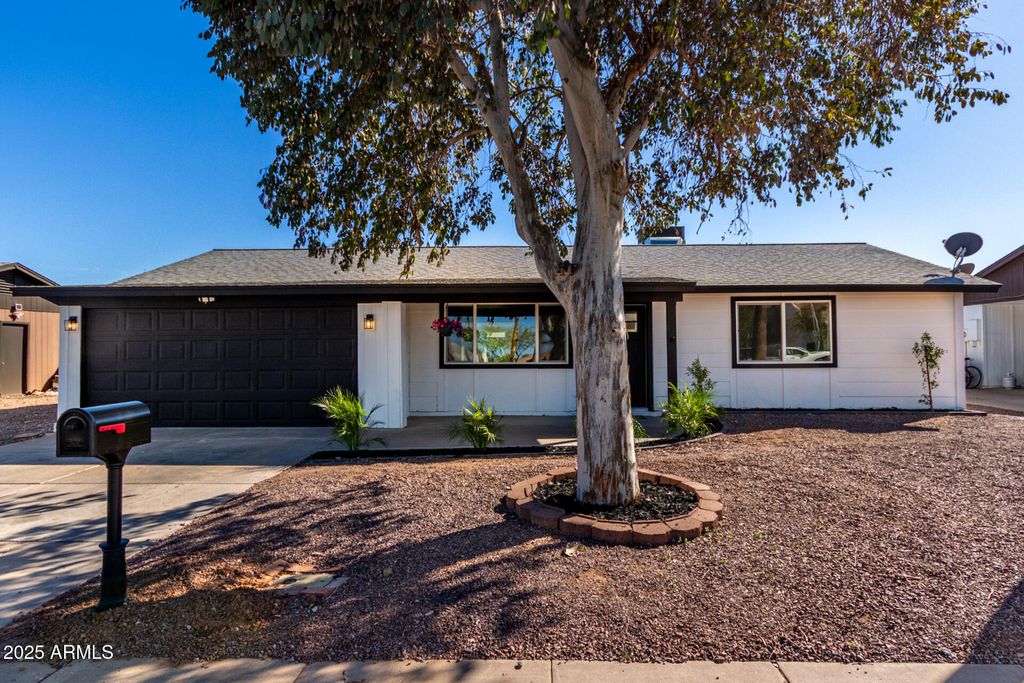Photo of 2137 E Inverness Avenue, Mesa, AZ 85204 (MLS # 6930523)
