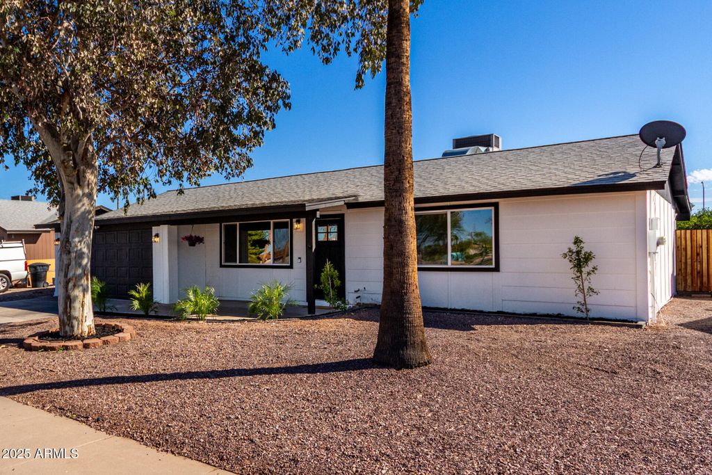 Photo of 2137 E Inverness Avenue, Mesa, AZ 85204 (MLS # 6930523)