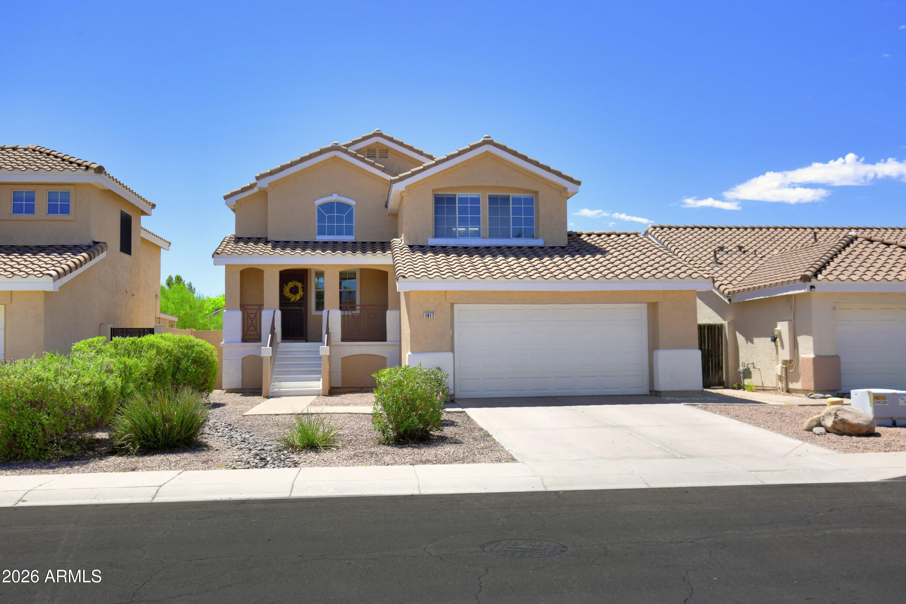 1017 W LEAH Lane