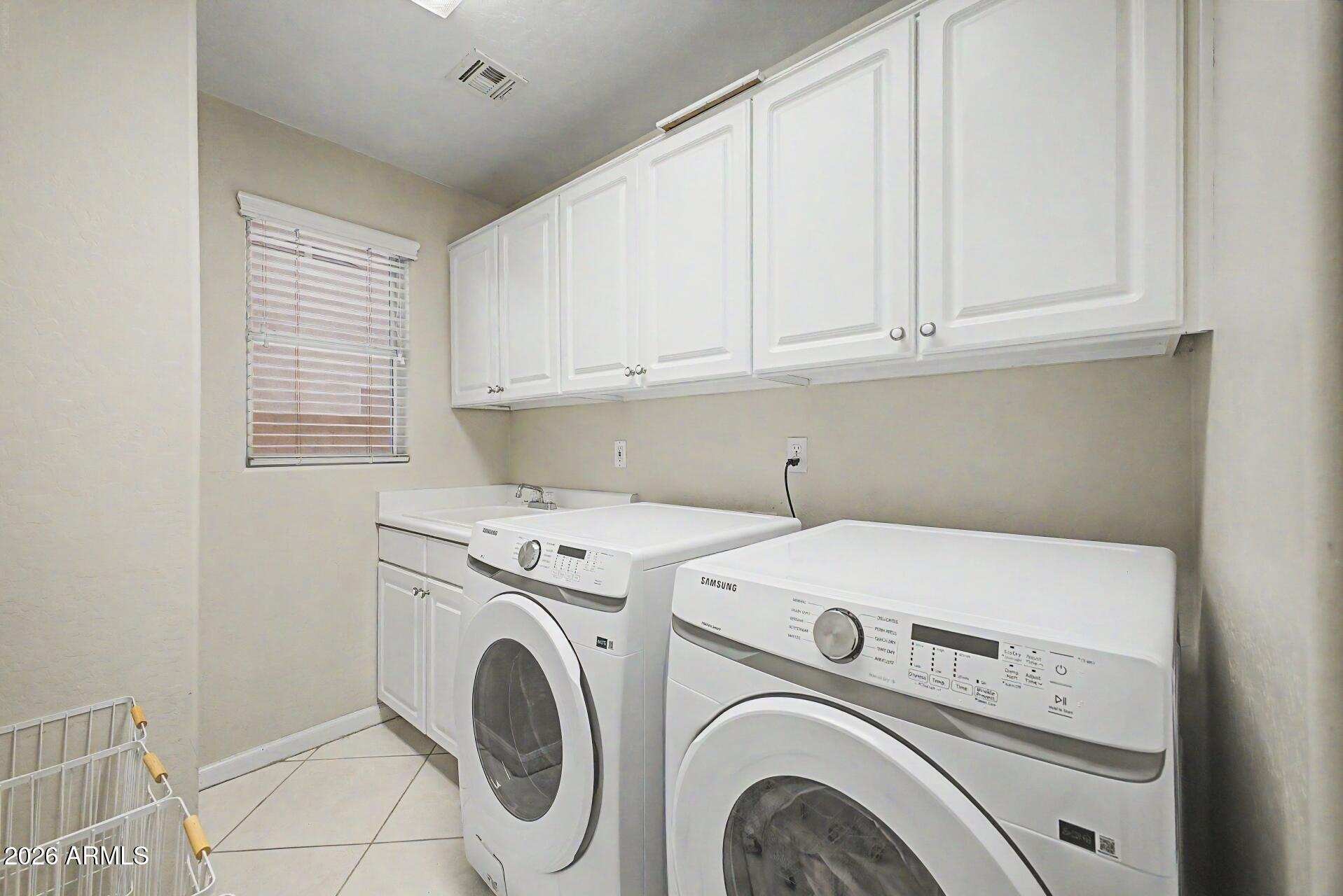 HIGLEY GROVES WEST - Residential