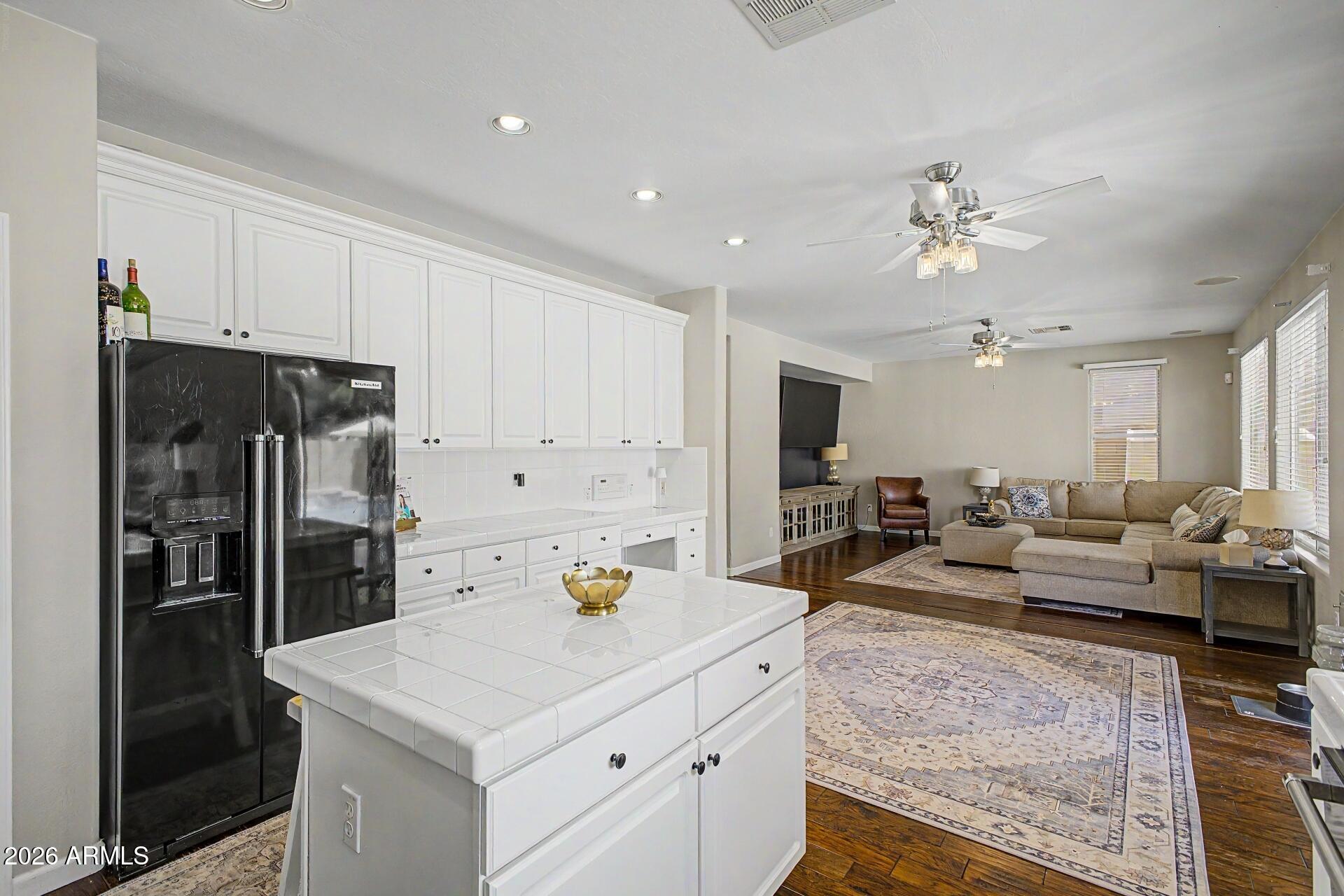 HIGLEY GROVES WEST - Residential