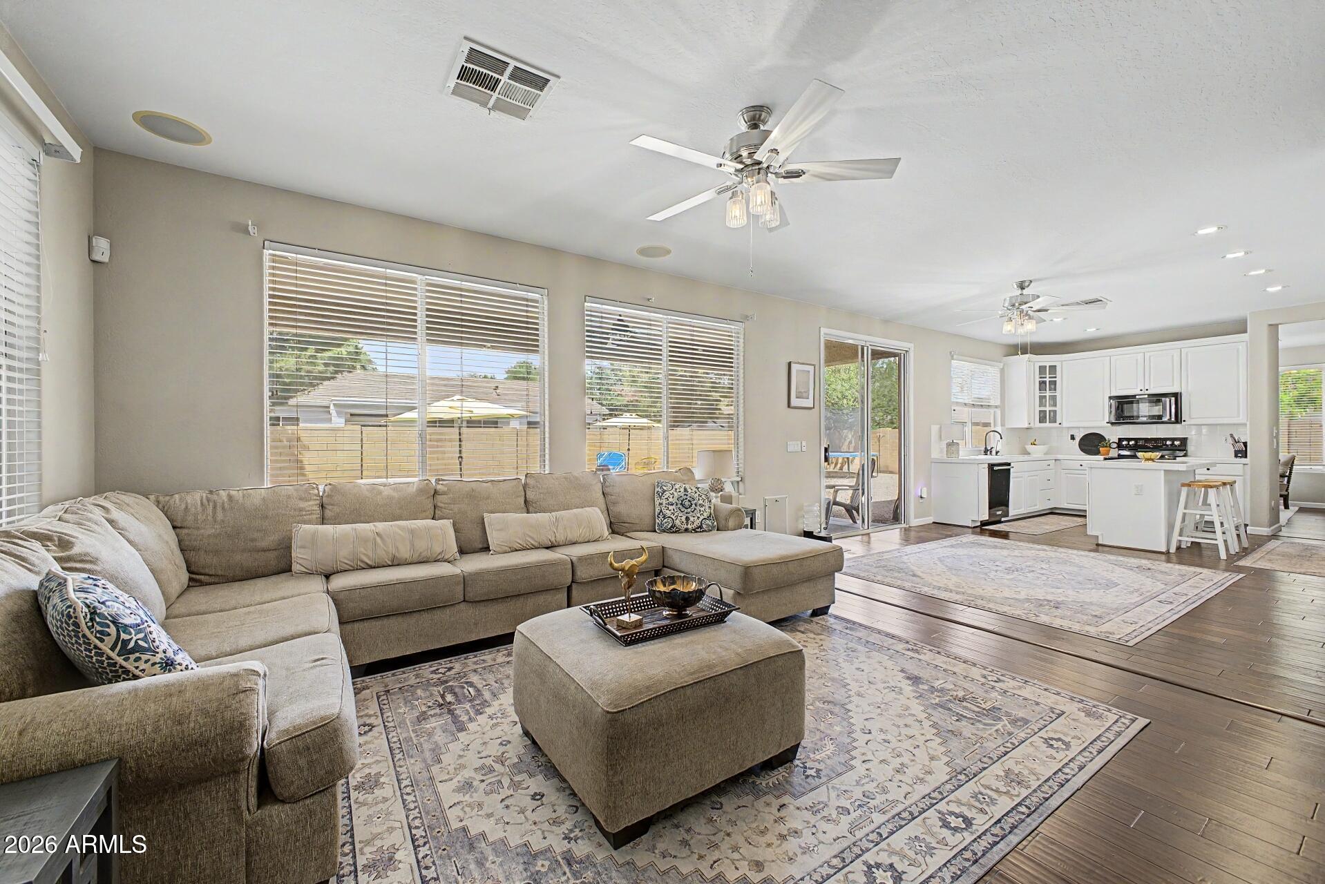 HIGLEY GROVES WEST - Residential