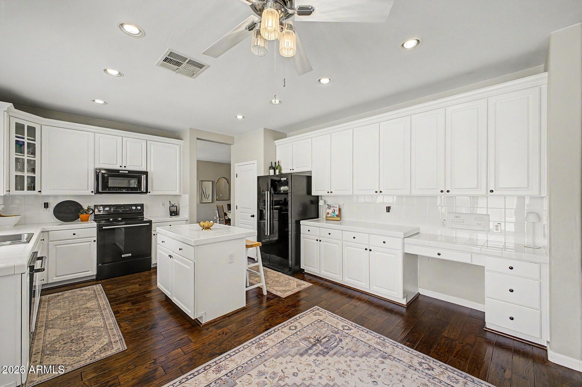 HIGLEY GROVES WEST - Residential