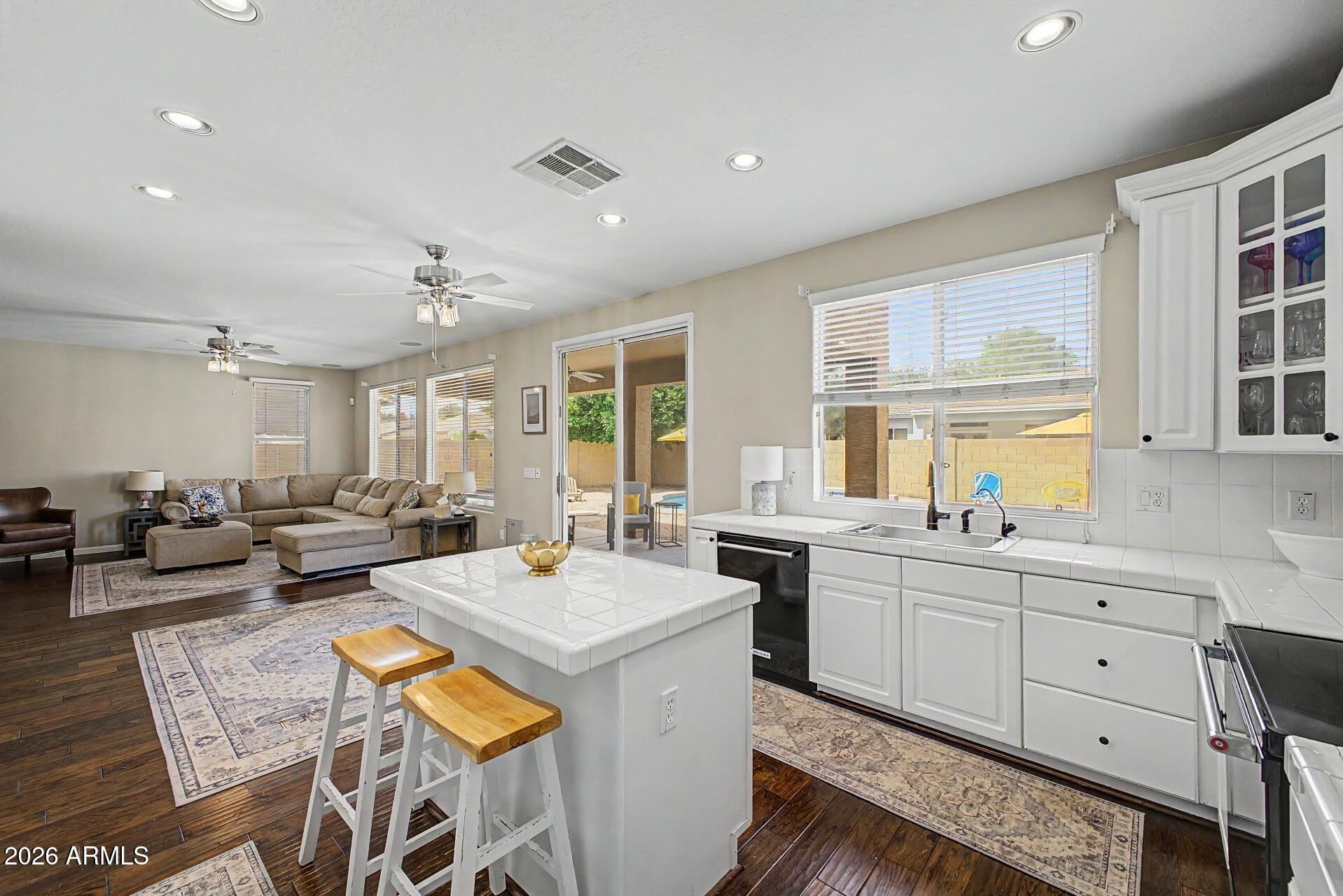 HIGLEY GROVES WEST - Residential