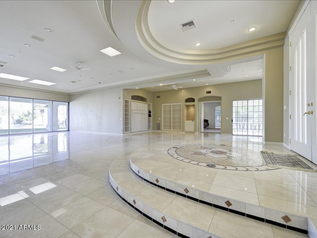 8704 E LOS GATOS Drive