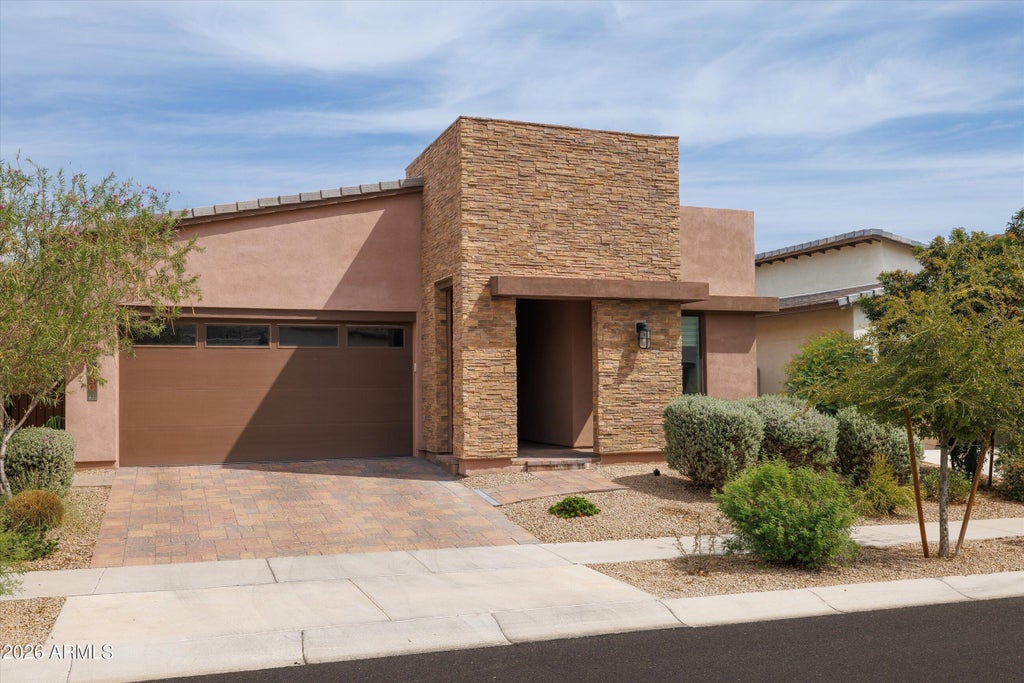 Photo of 930 E Paseo Way, Phoenix, AZ 85042 (MLS # 7091574)