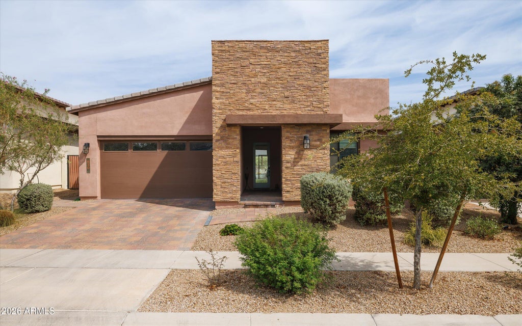 Photo of 930 E Paseo Way, Phoenix, AZ 85042 (MLS # 7091574)