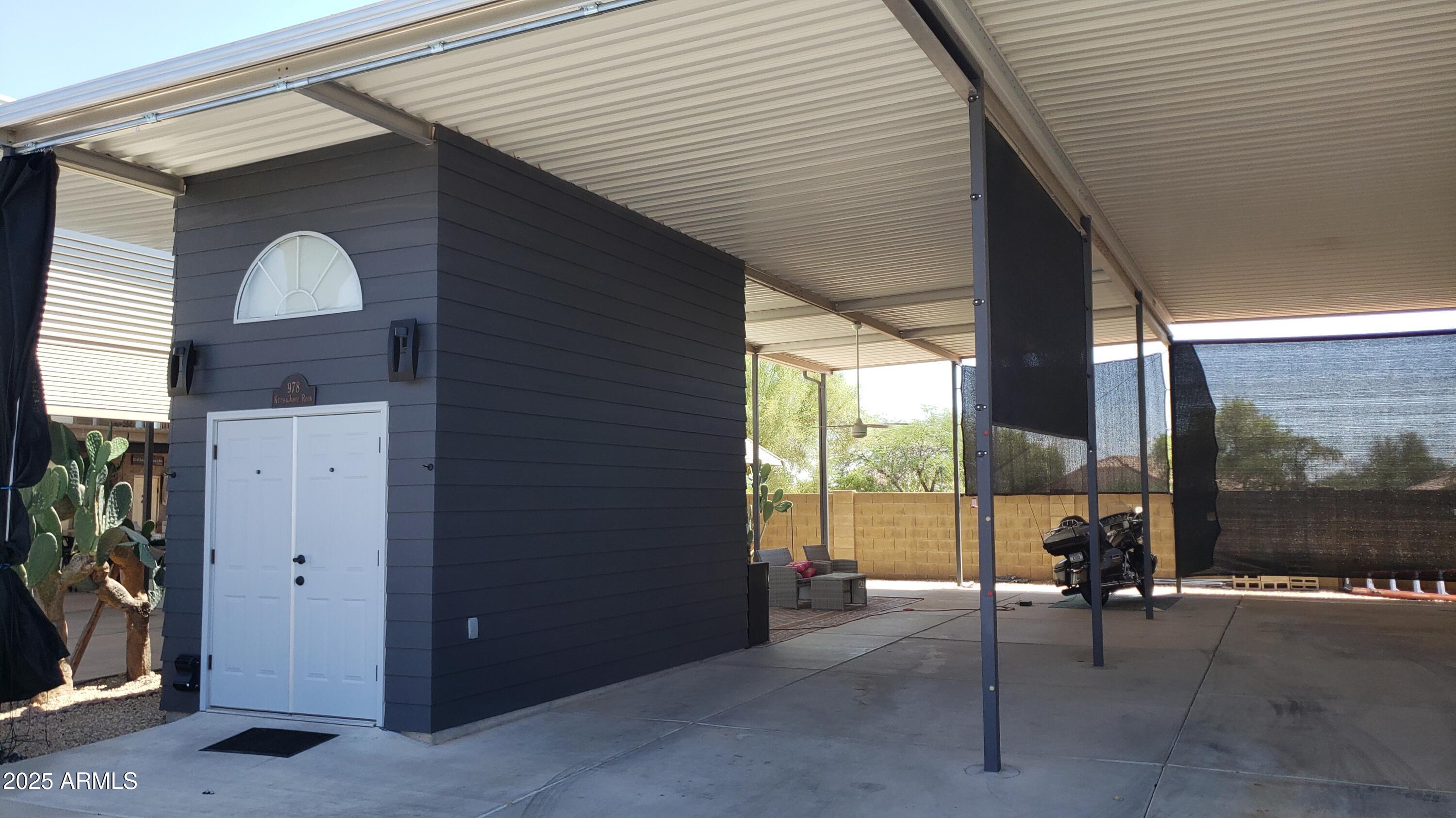17200 W BELL Road 978