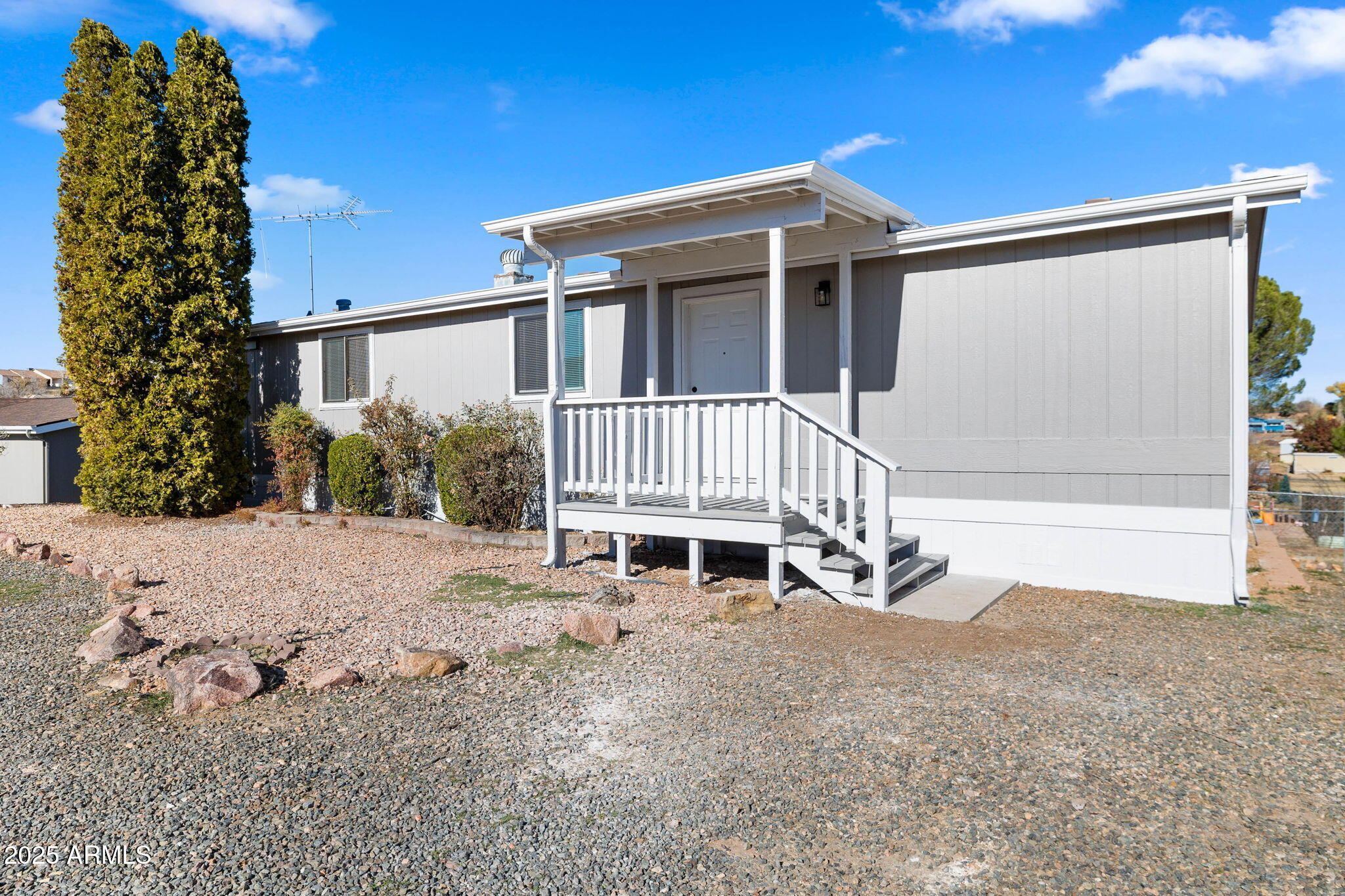 8850 E ROADRUNNER Drive