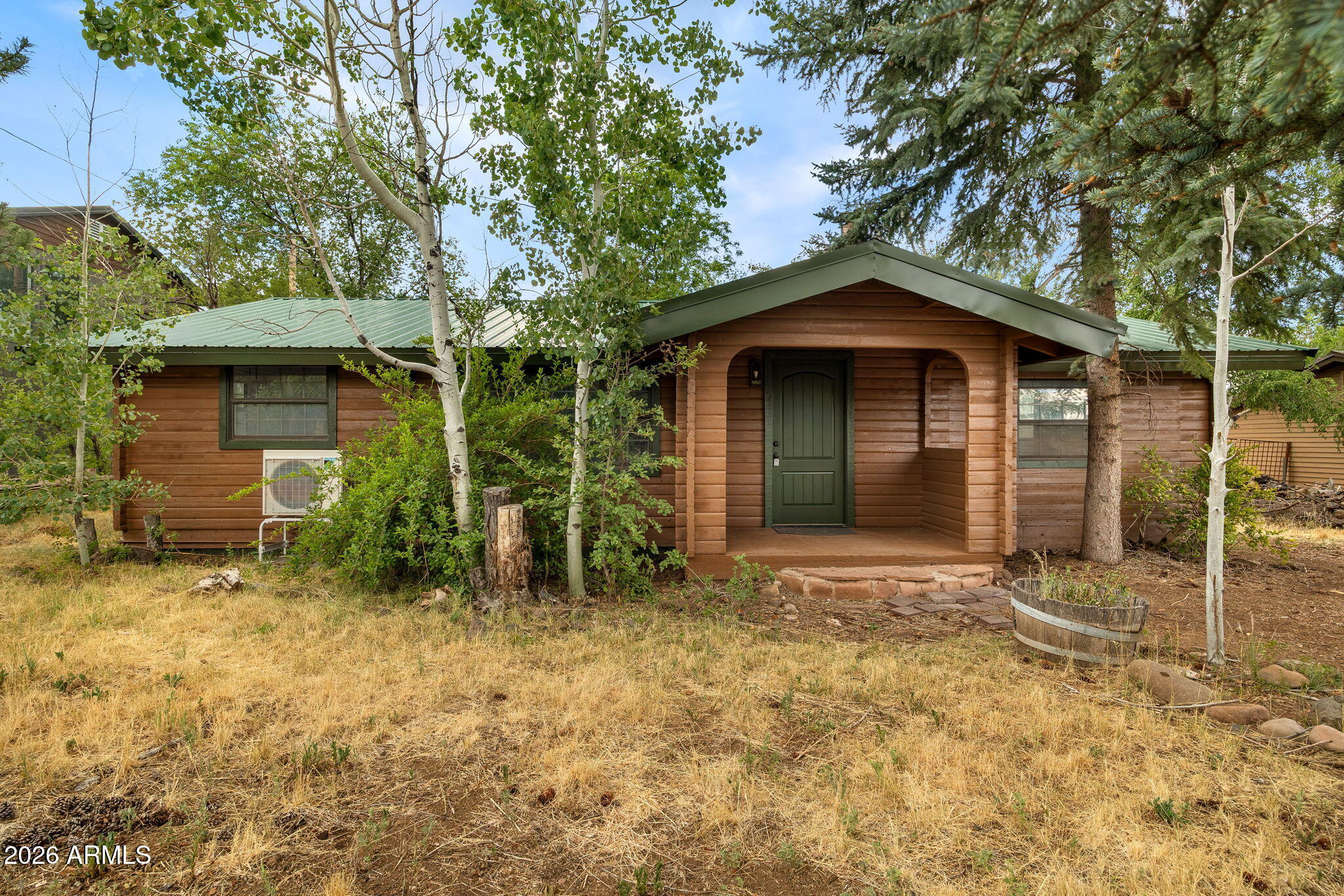1441 W NAVAJO Lane