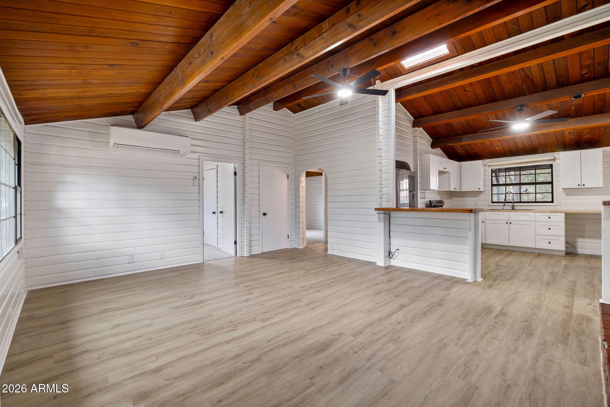 1441 W NAVAJO Lane