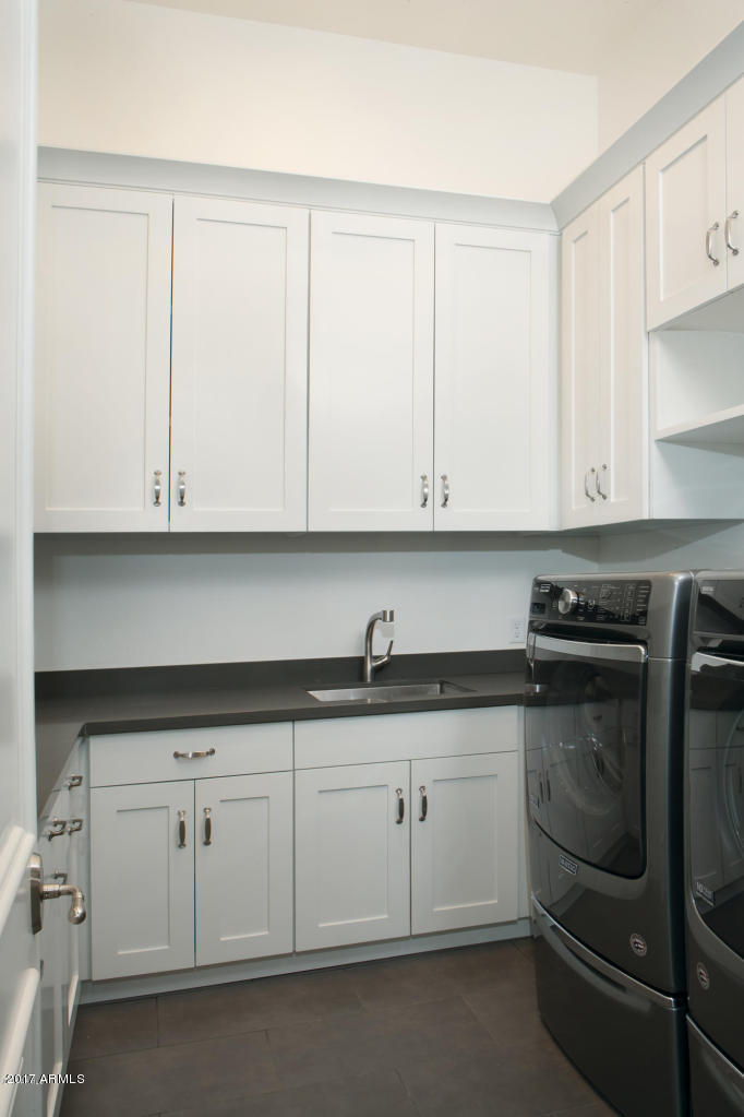 CAMELBACK COUNTRY CLUB ESTATES - Residential