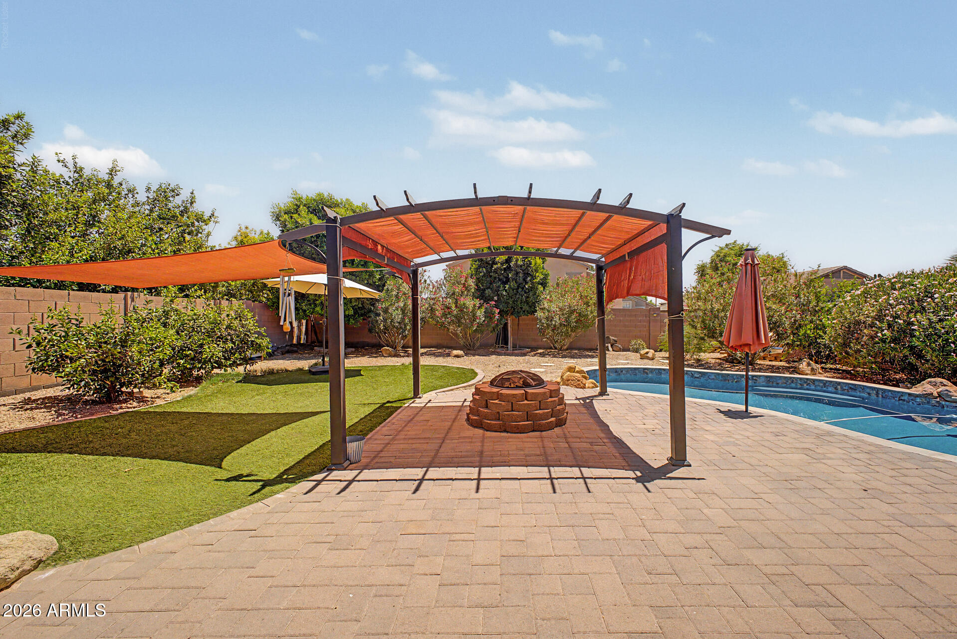2223 E Torrey Pines Place