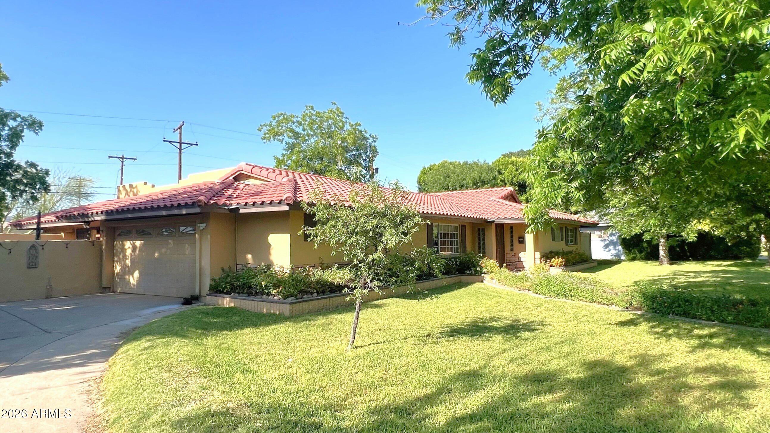 3122 E Monterosa Street