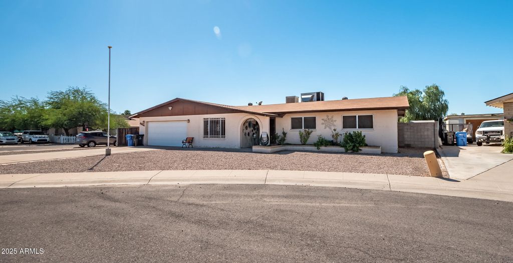 Photo of 4554 W Sunnyside Avenue, Glendale, AZ 85304 (MLS # 6928613)