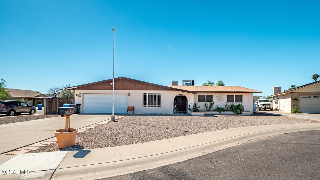 Photo of 4554 W Sunnyside Avenue, Glendale, AZ 85304 (MLS # 6928613)