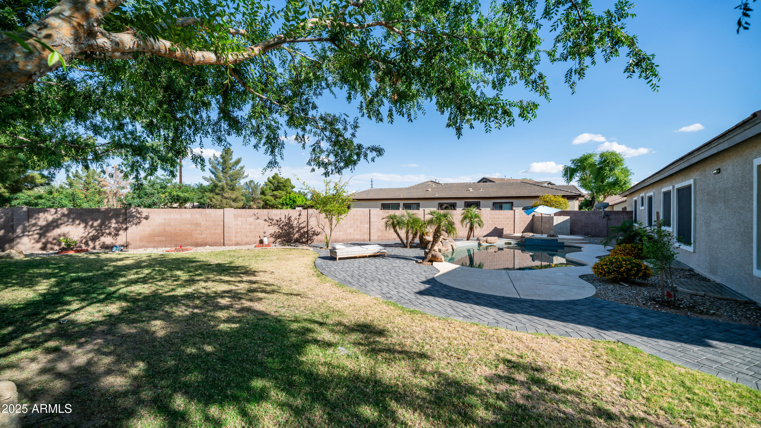 1970 E YELLOWSTONE Place