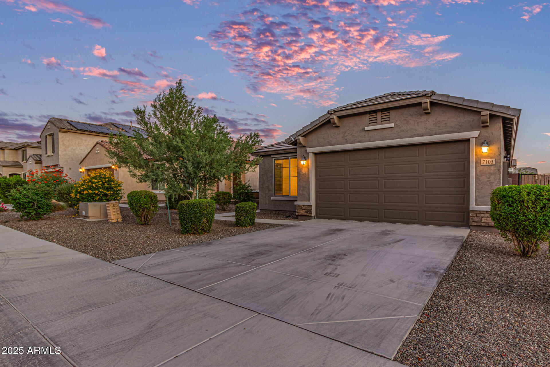 7103 W JASMINE Trail