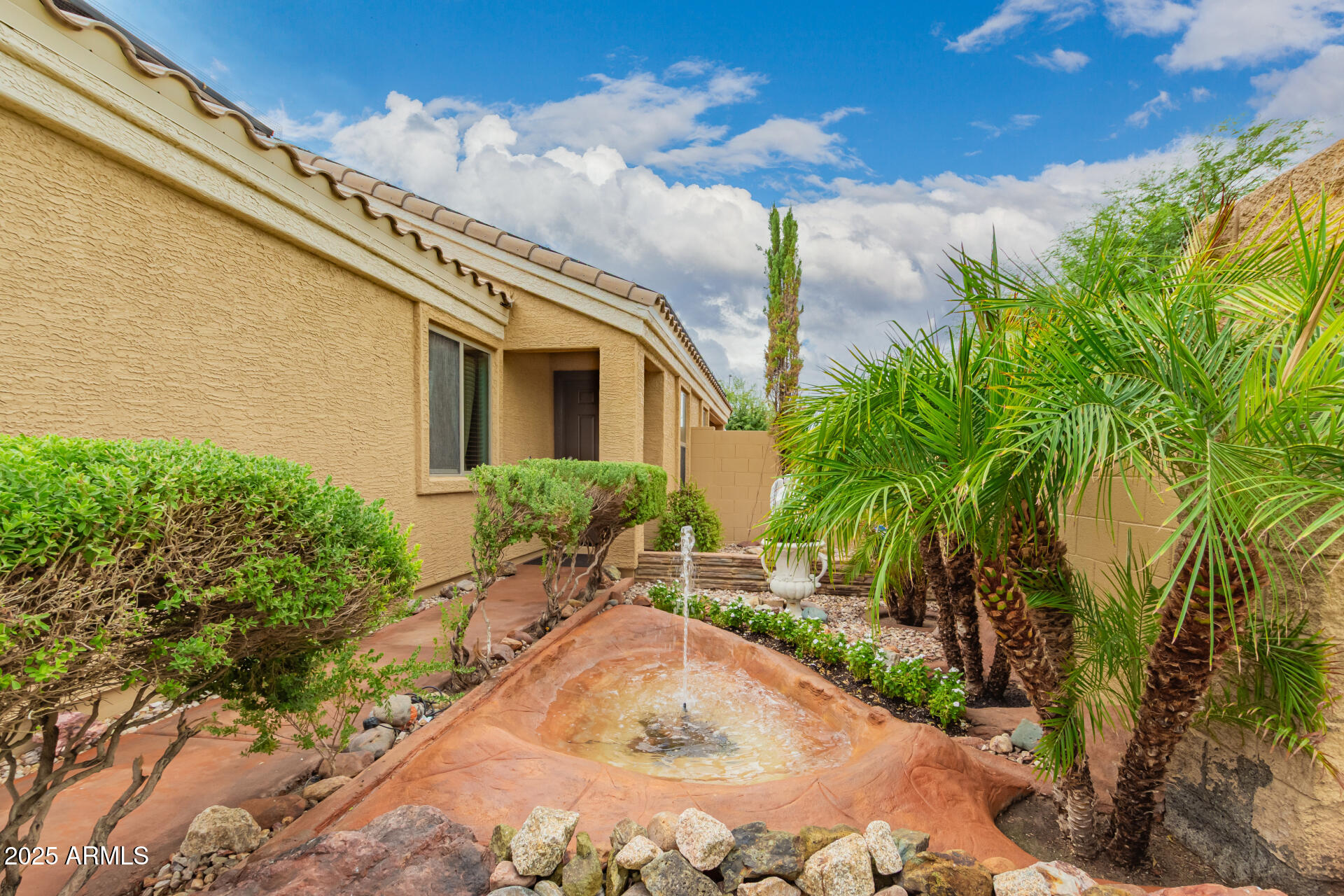 23755 W HUNTINGTON Drive