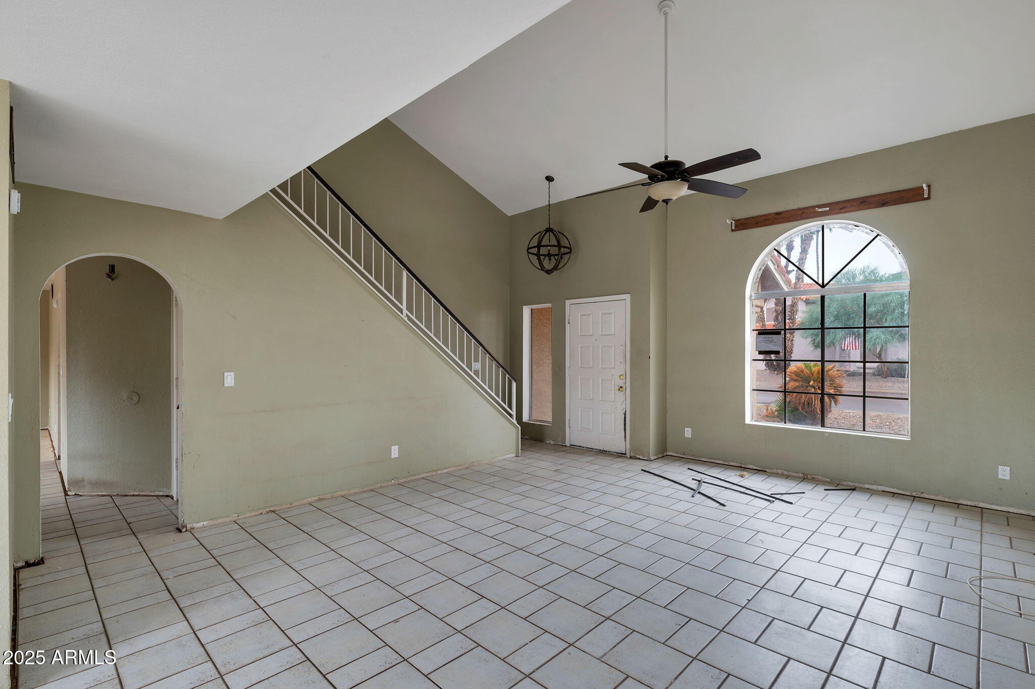 4216 E AMBERWOOD Drive