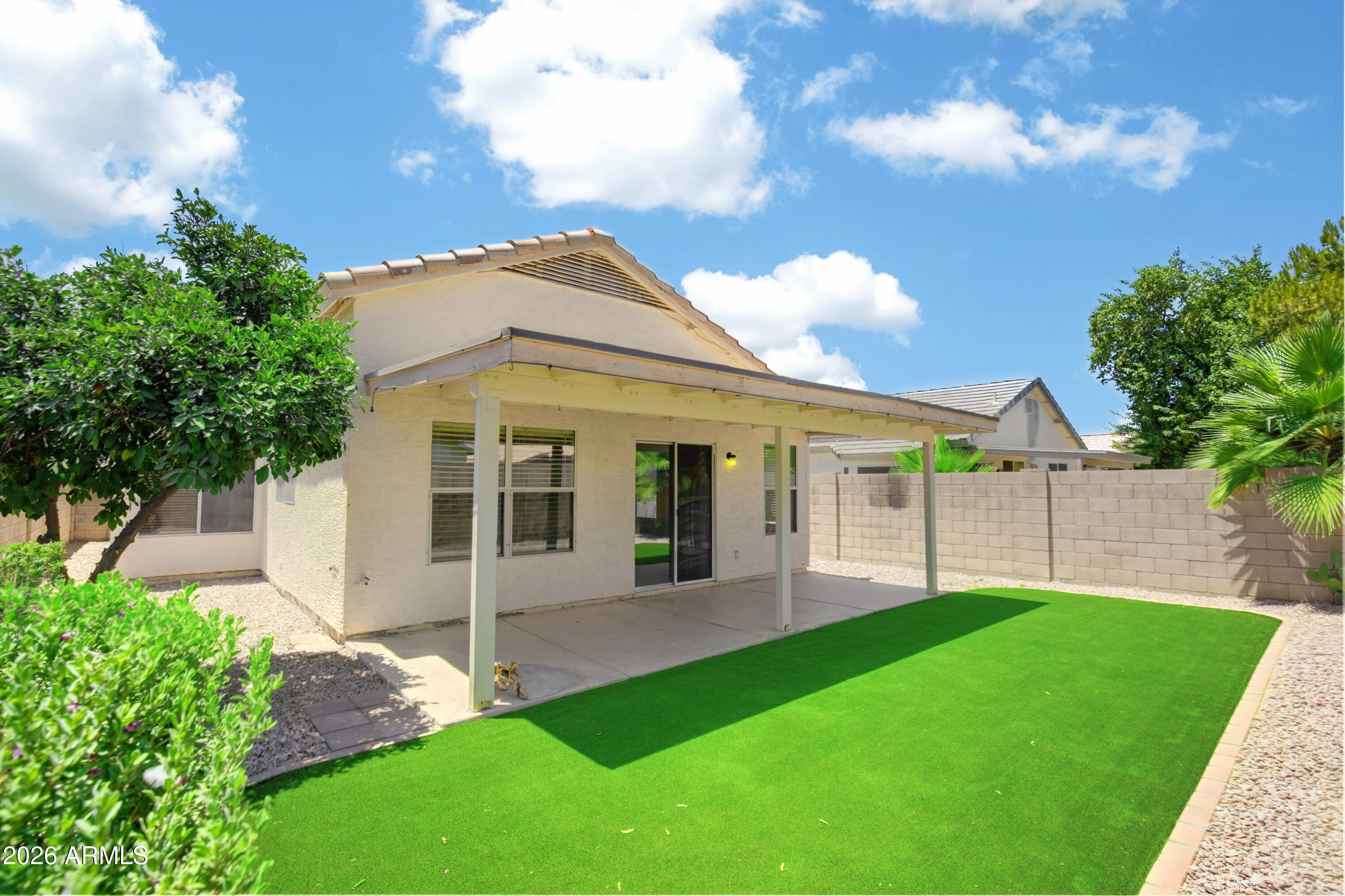 3046 W Abraham Lane