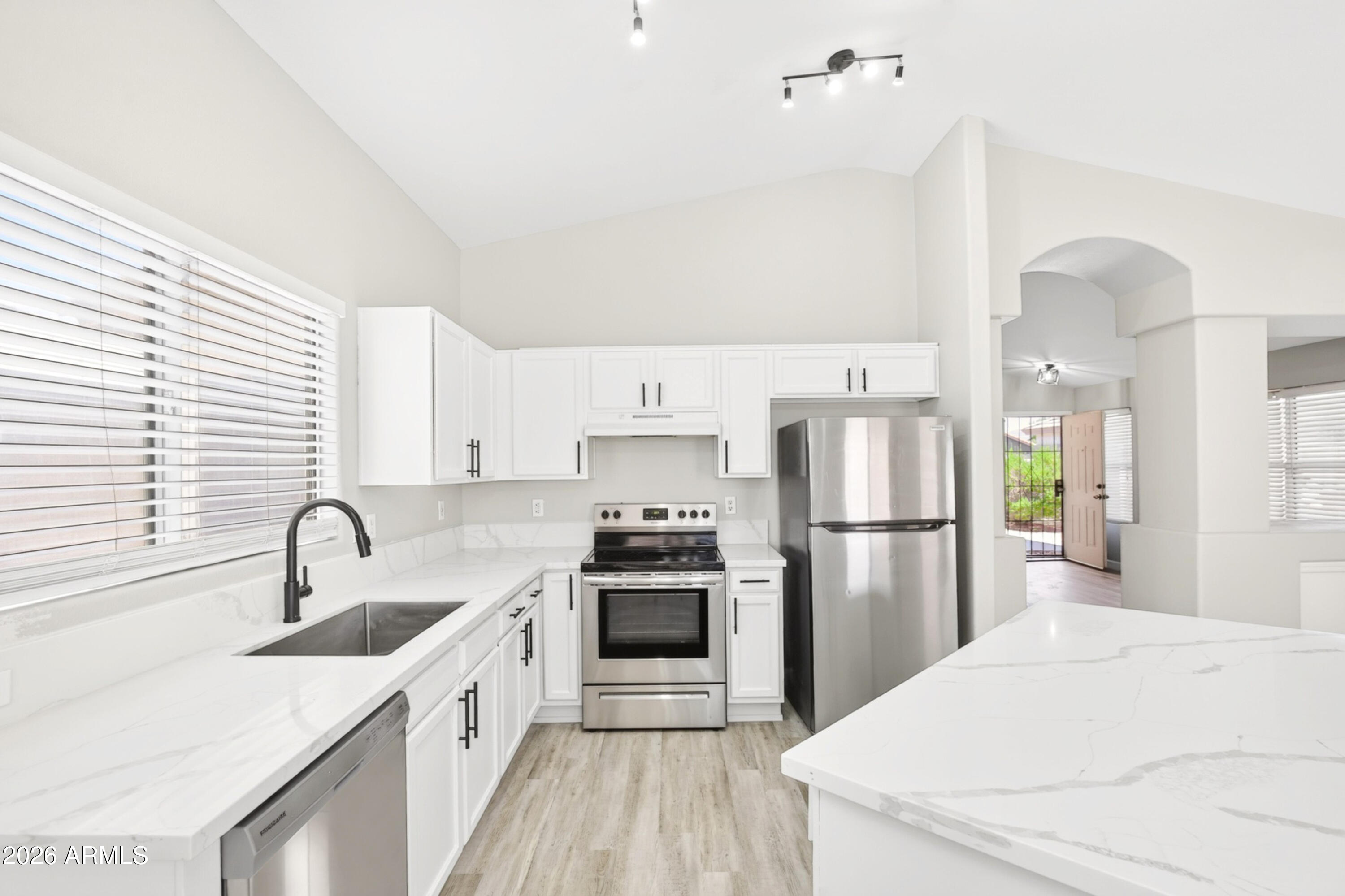 3046 W Abraham Lane