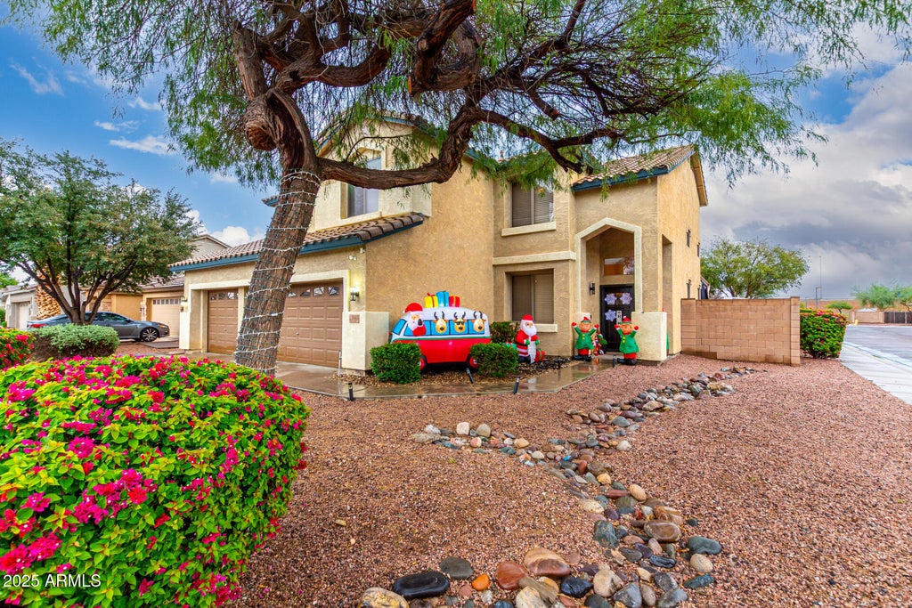 Photo of 1643 E Wildhorse Place, Chandler, AZ 85286 (MLS # 7075166)