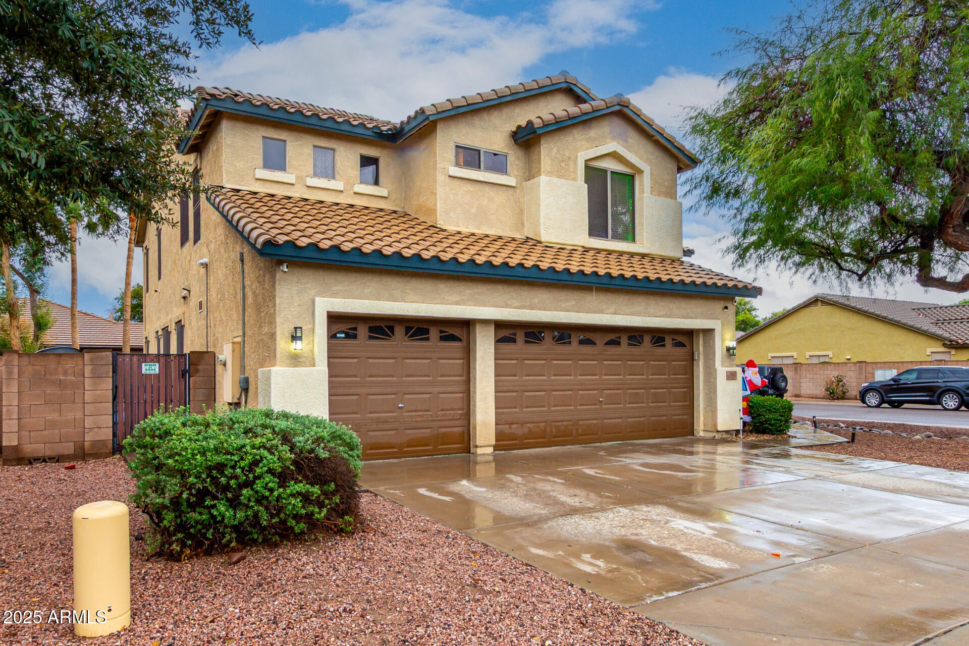 1643 E WILDHORSE Place