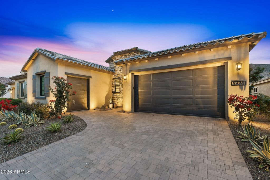 Photo of 5924 N 206th Lane, Buckeye, AZ 85396 (MLS # 6987520)