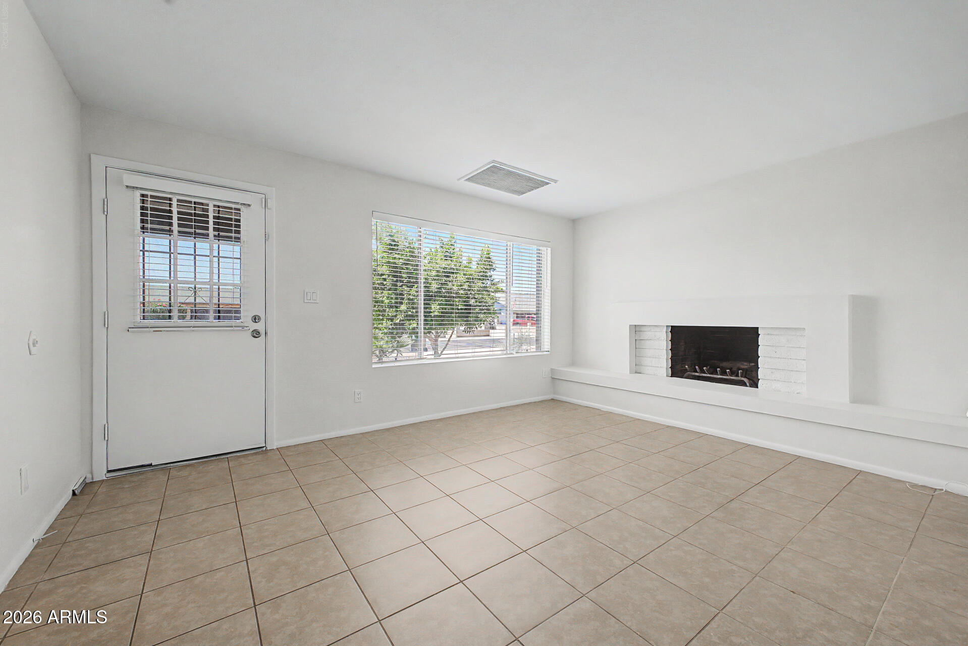 8754 W ELM Street