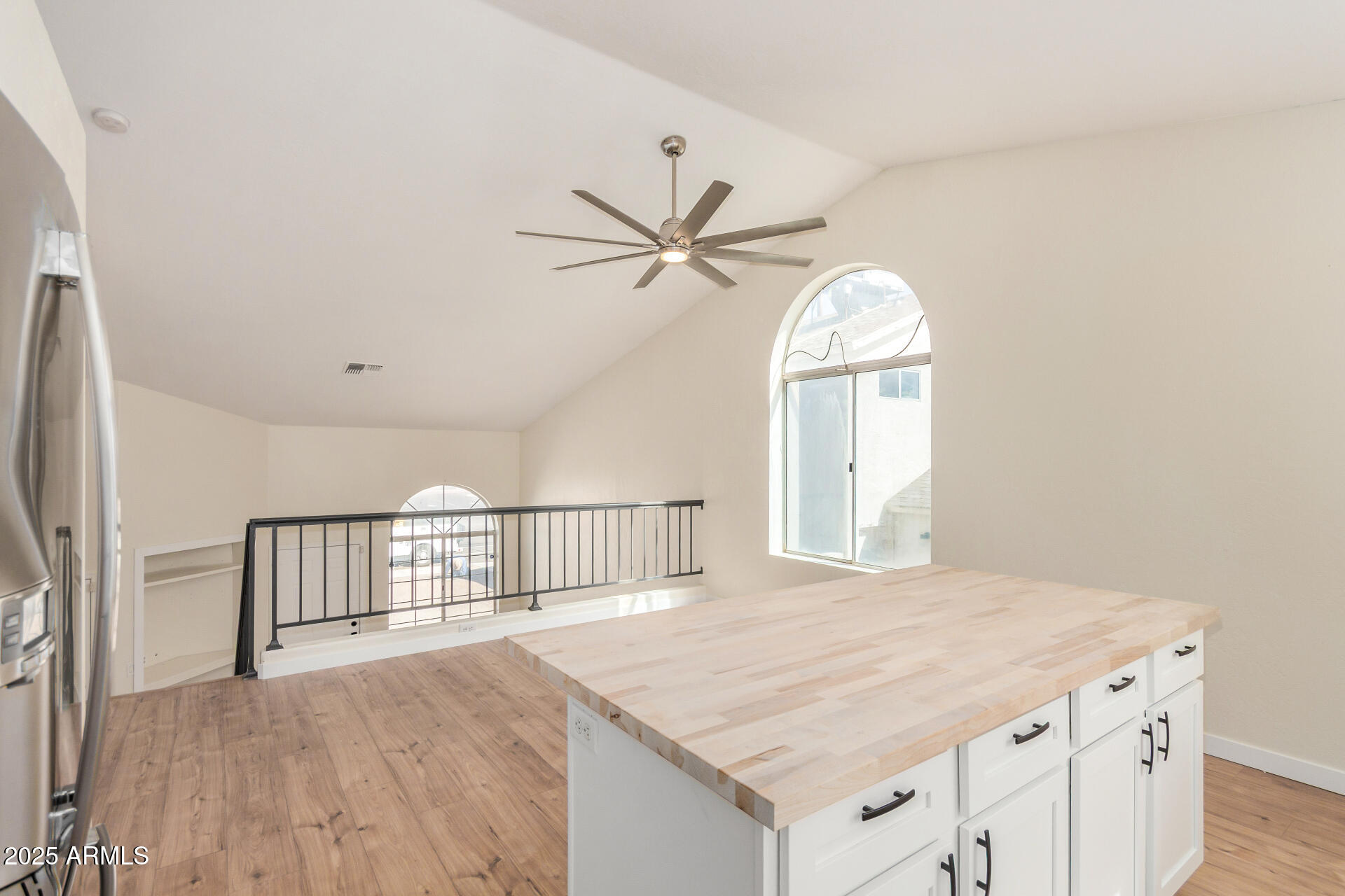 5043 W WHITTEN Street