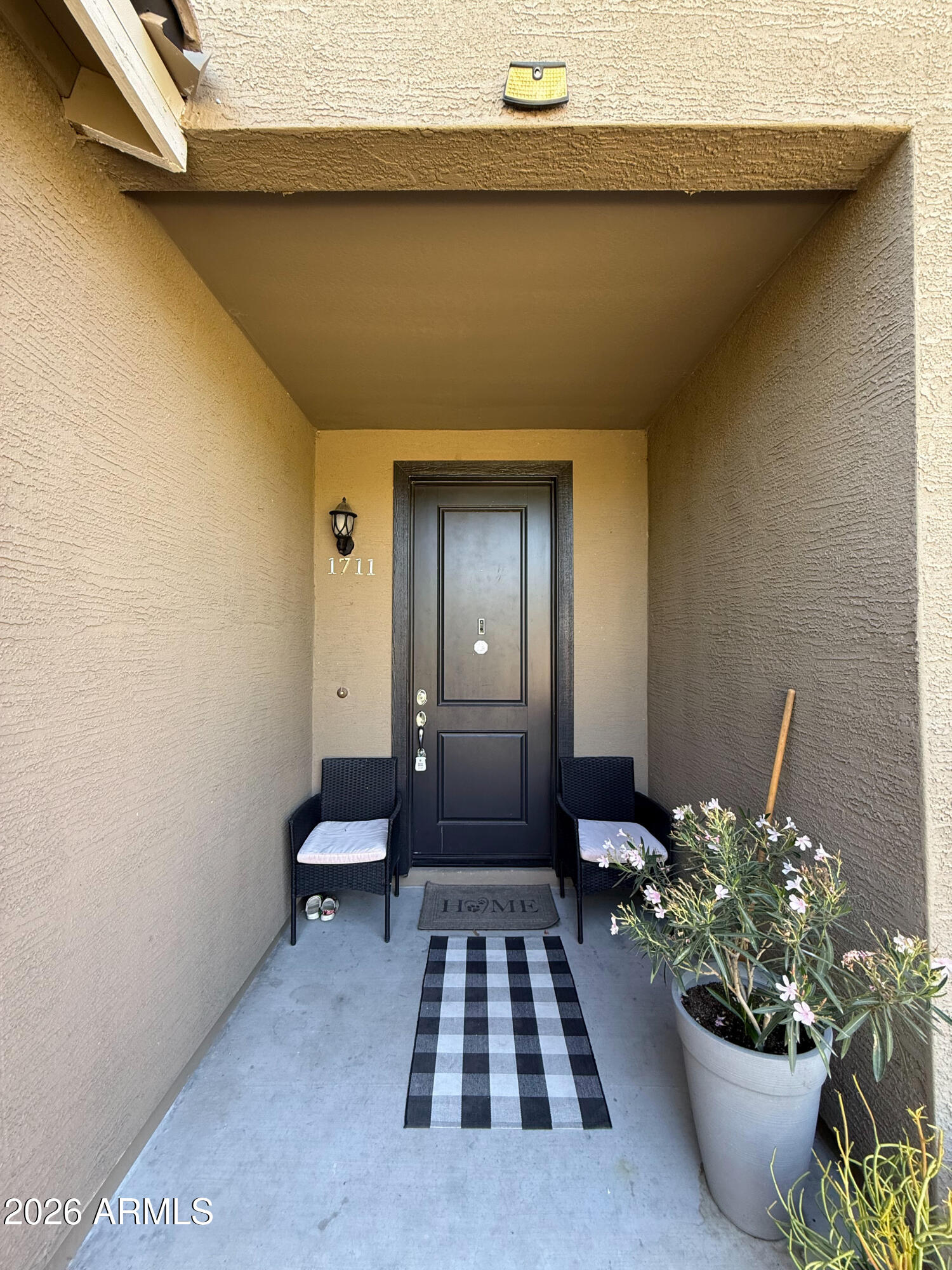 1711 W POLLACK Street