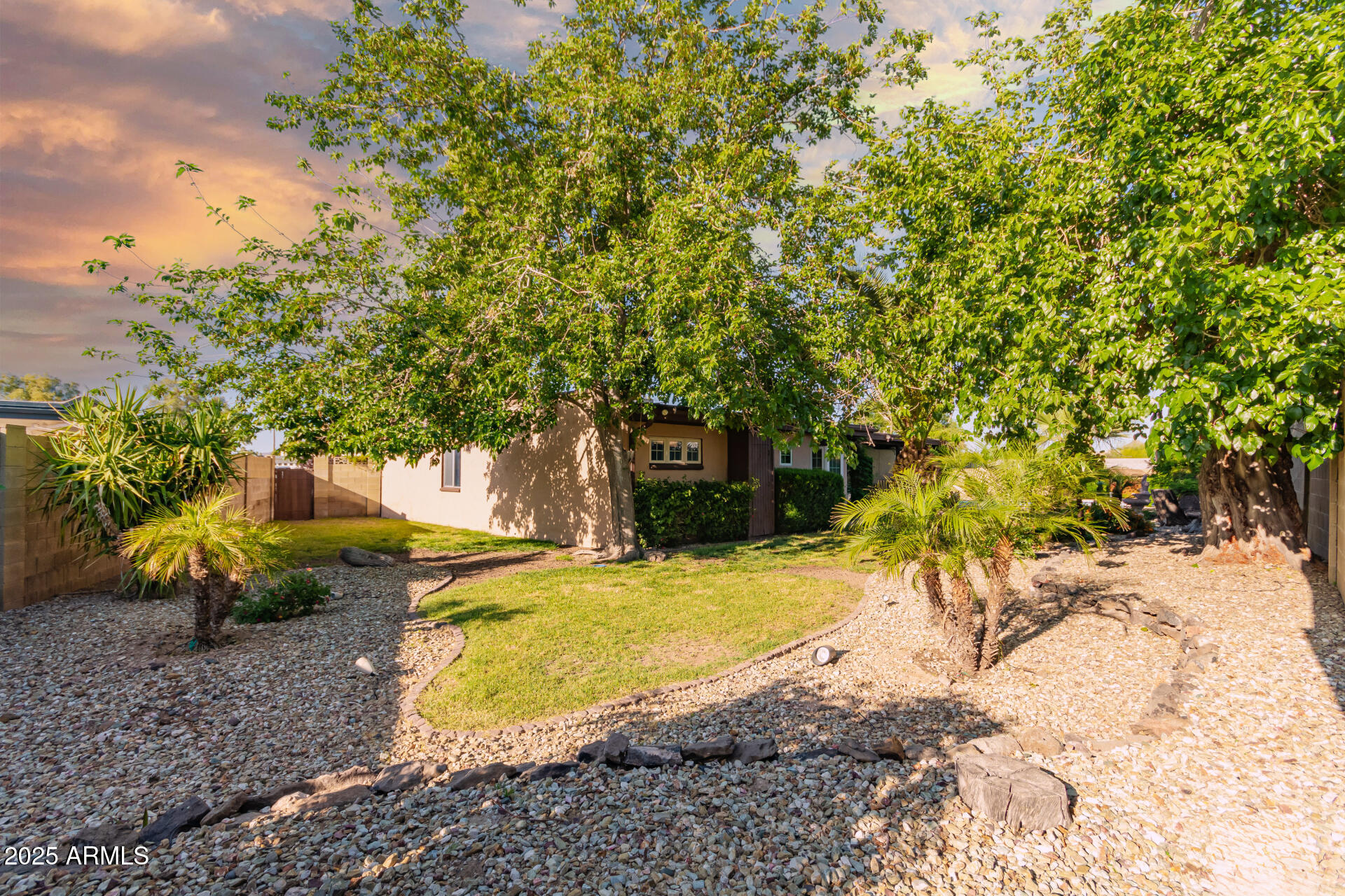 325 E SHARON Avenue