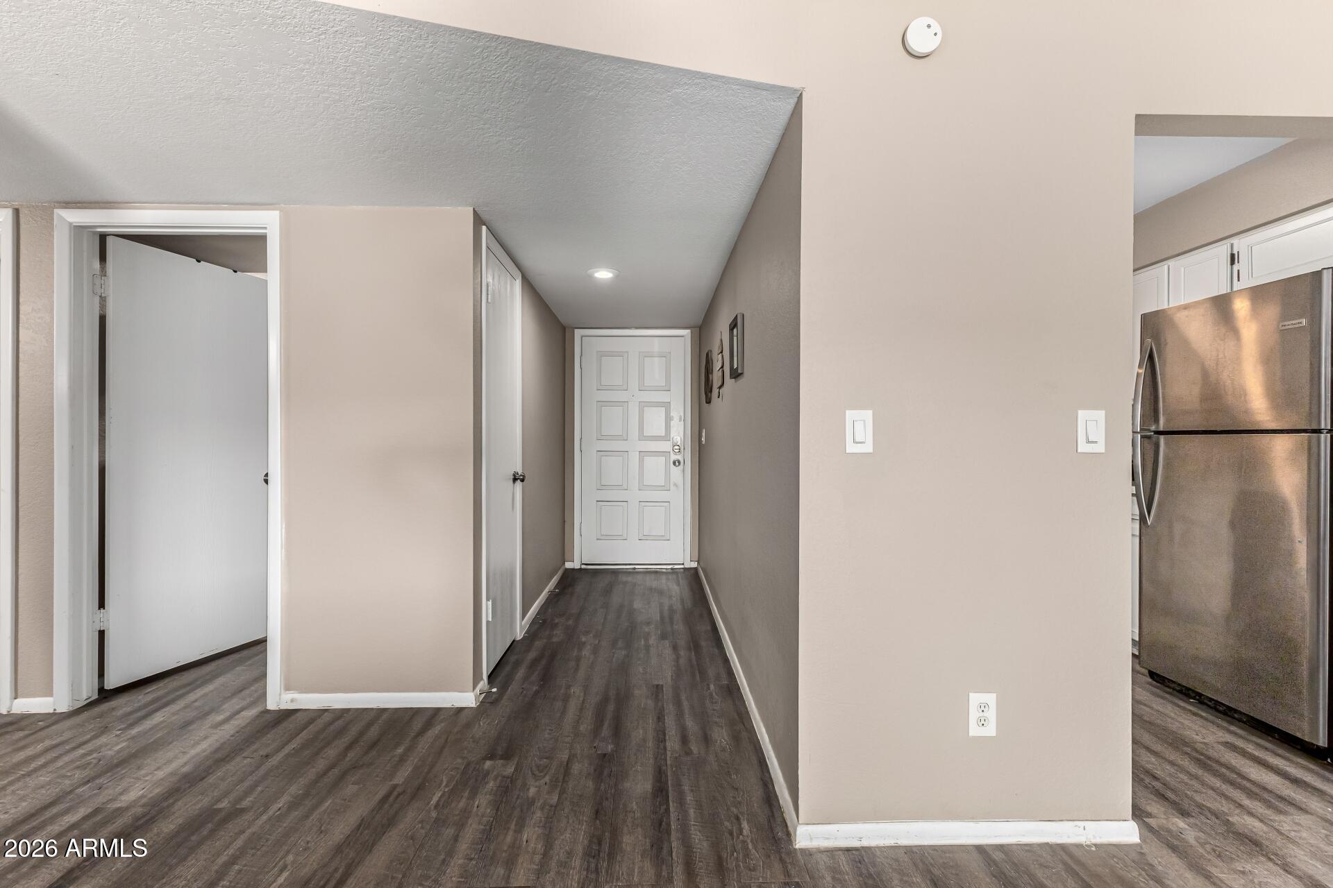 2101 W PONTIAC Drive