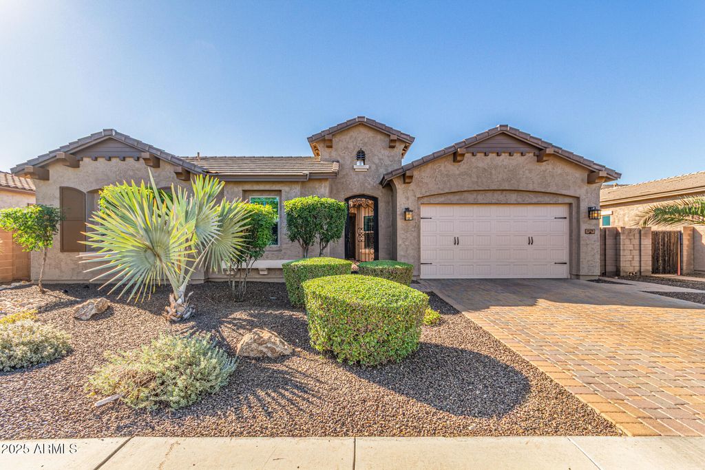Photo of 1039 E Clifton Avenue, Gilbert, AZ 85295 (MLS # 6931222)