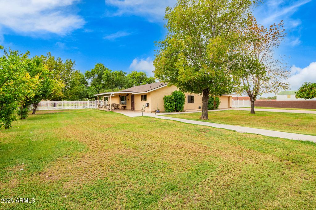 Photo of 2640 N Brimhall, Mesa, AZ 85203 (MLS # 6933453)