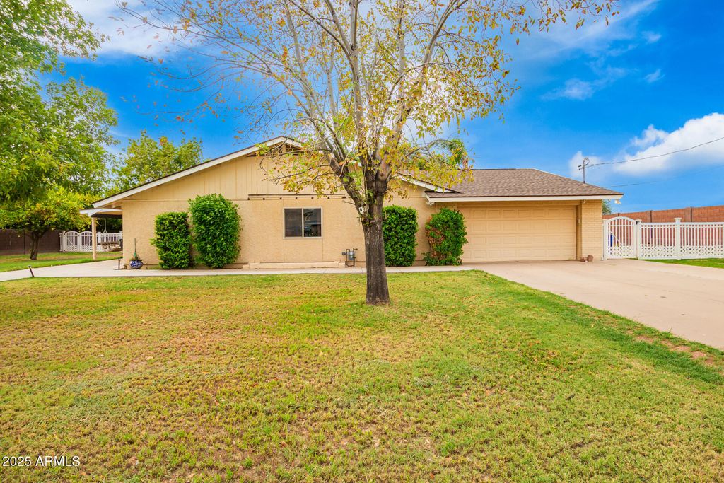 Photo of 2640 N Brimhall, Mesa, AZ 85203 (MLS # 6933453)