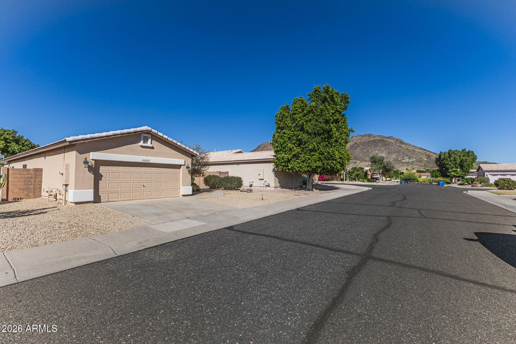 Photo of 6610 W Range Mule Drive, Phoenix, AZ 85083 (MLS # 7001614)