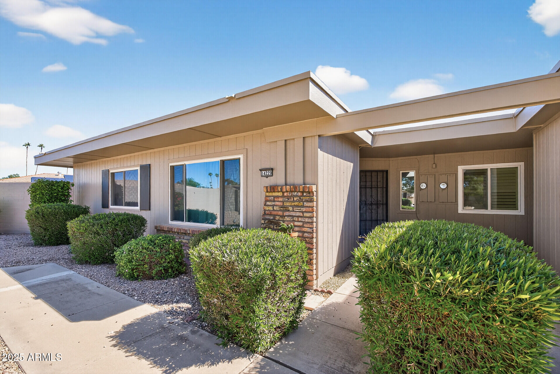 14229 N PALM RIDGE Drive W