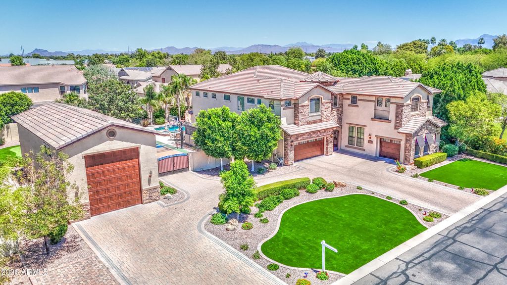 Photo of 2468 E Amber Court, Gilbert, AZ 85296 (MLS # 7025036)