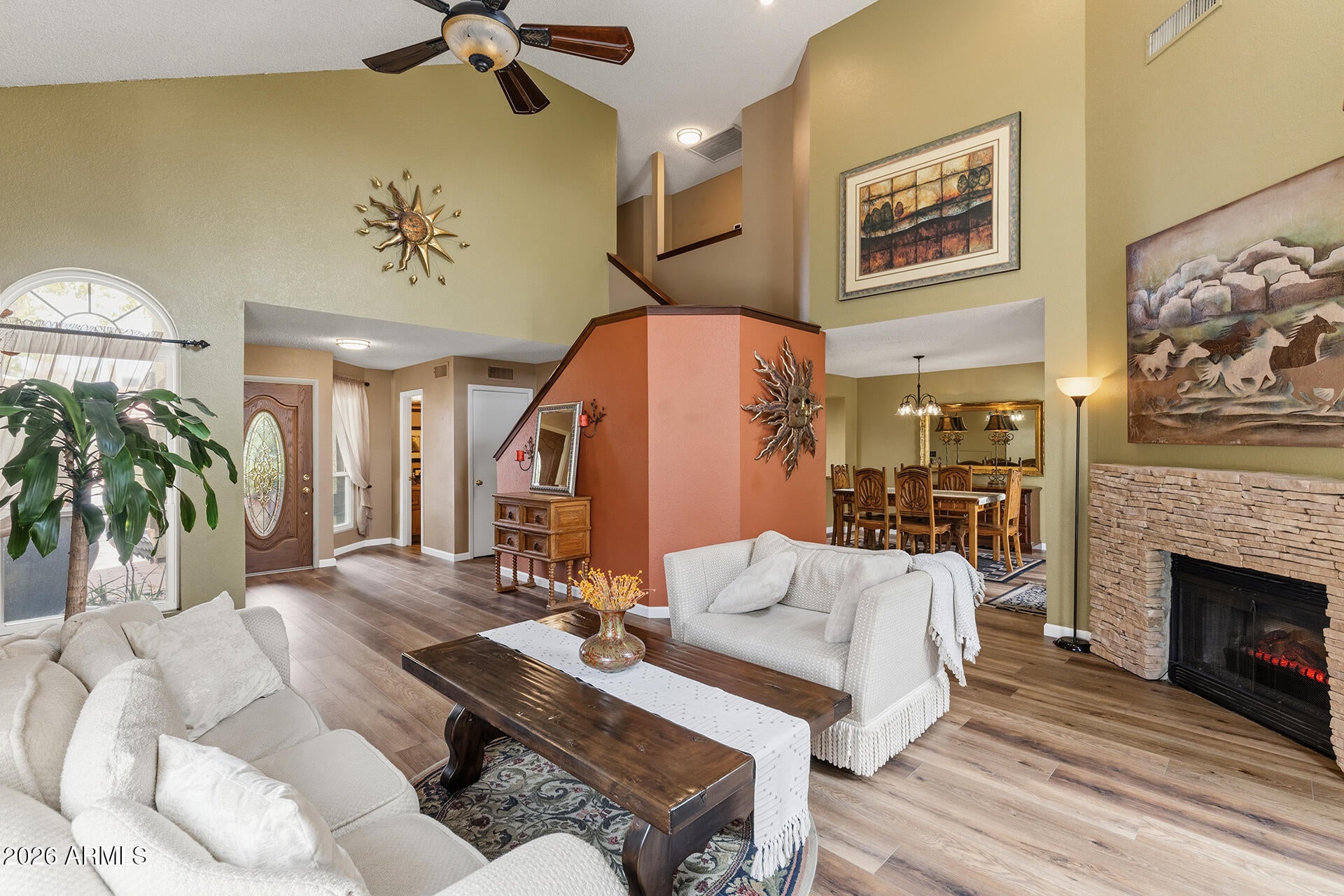 422 E KERRY Lane