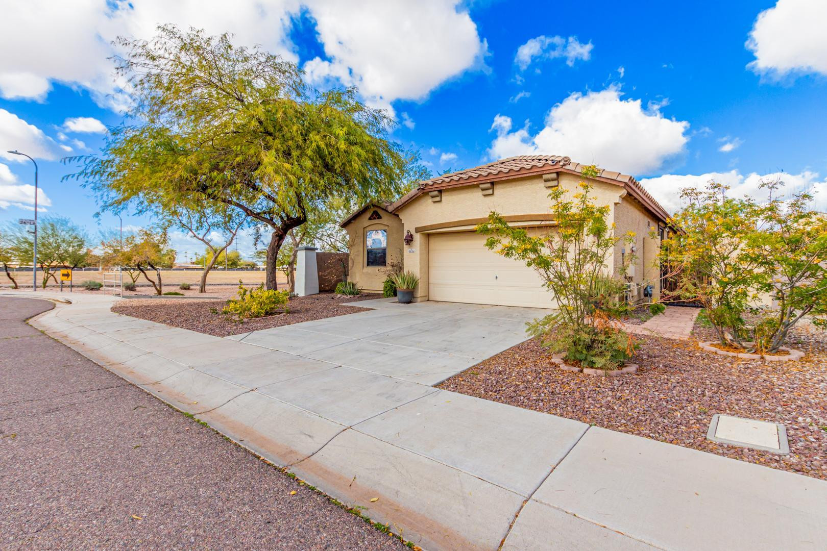 2624 W Beautiful Lane