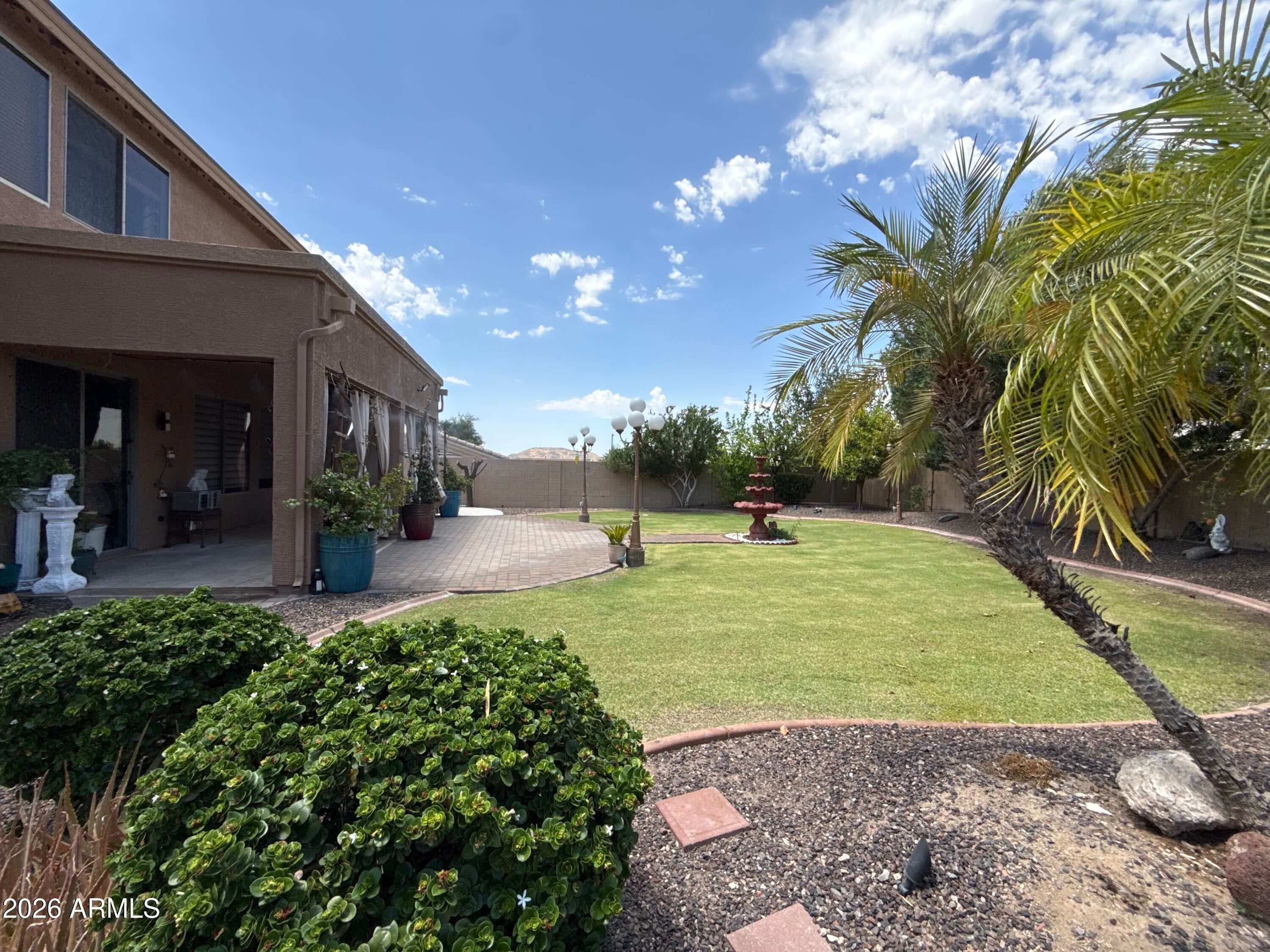 3928 W RANGE MULE Drive