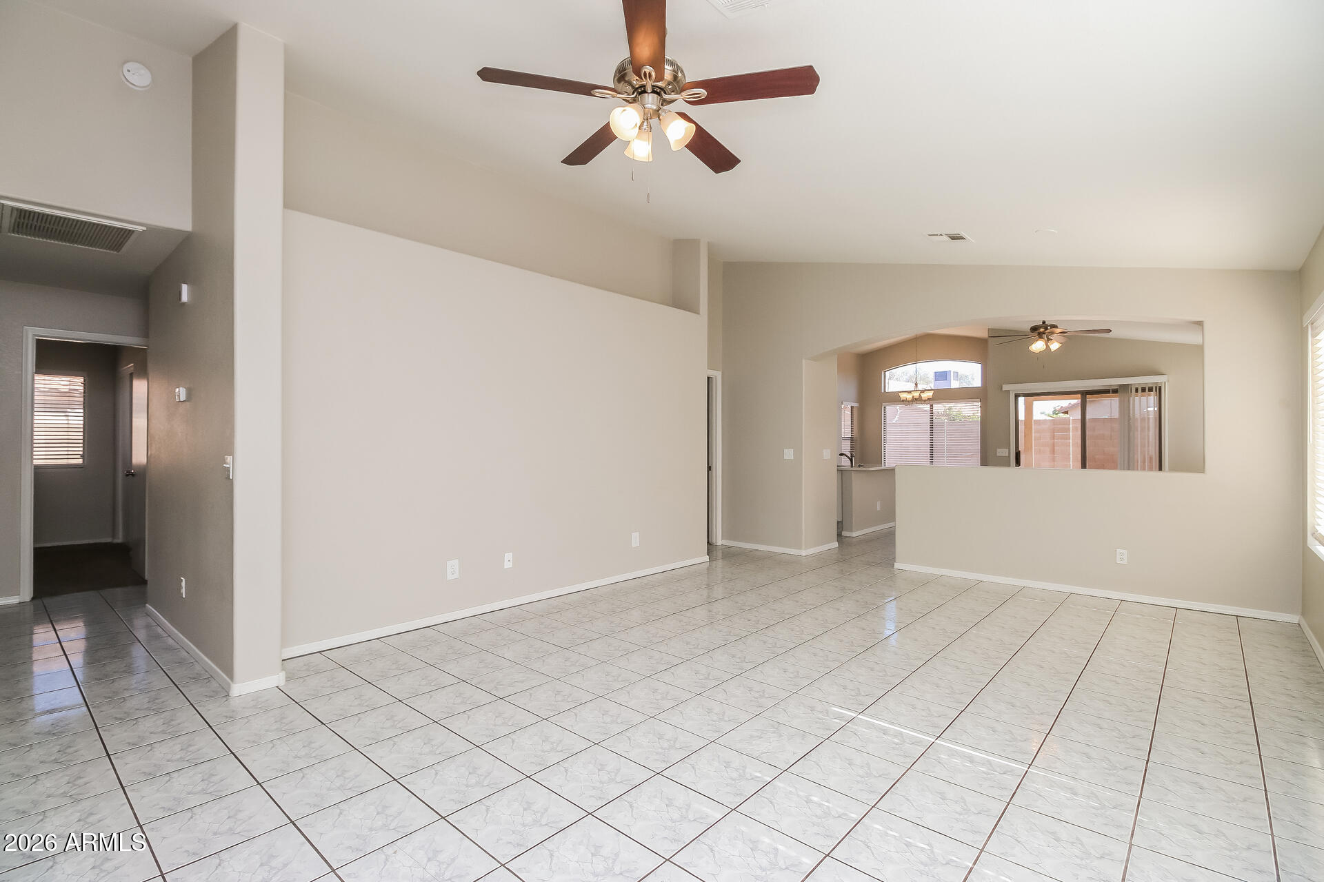 1024 E SANTA CRUZ Lane